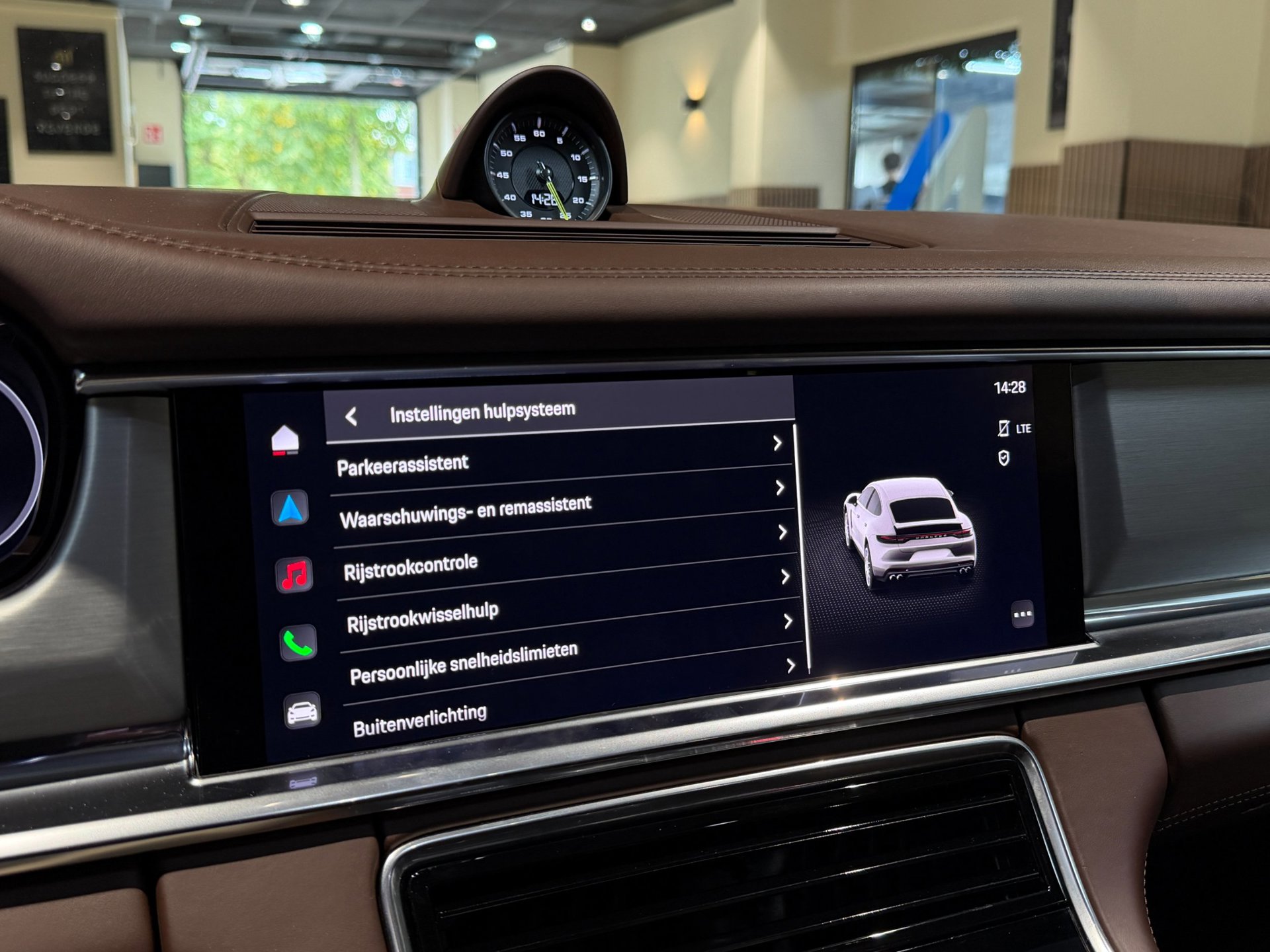 Foto van Porsche Panamera 4 E-hybrid
