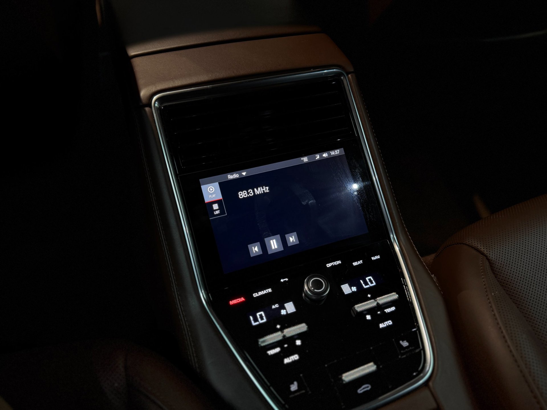 Foto van Porsche Panamera 4 E-hybrid