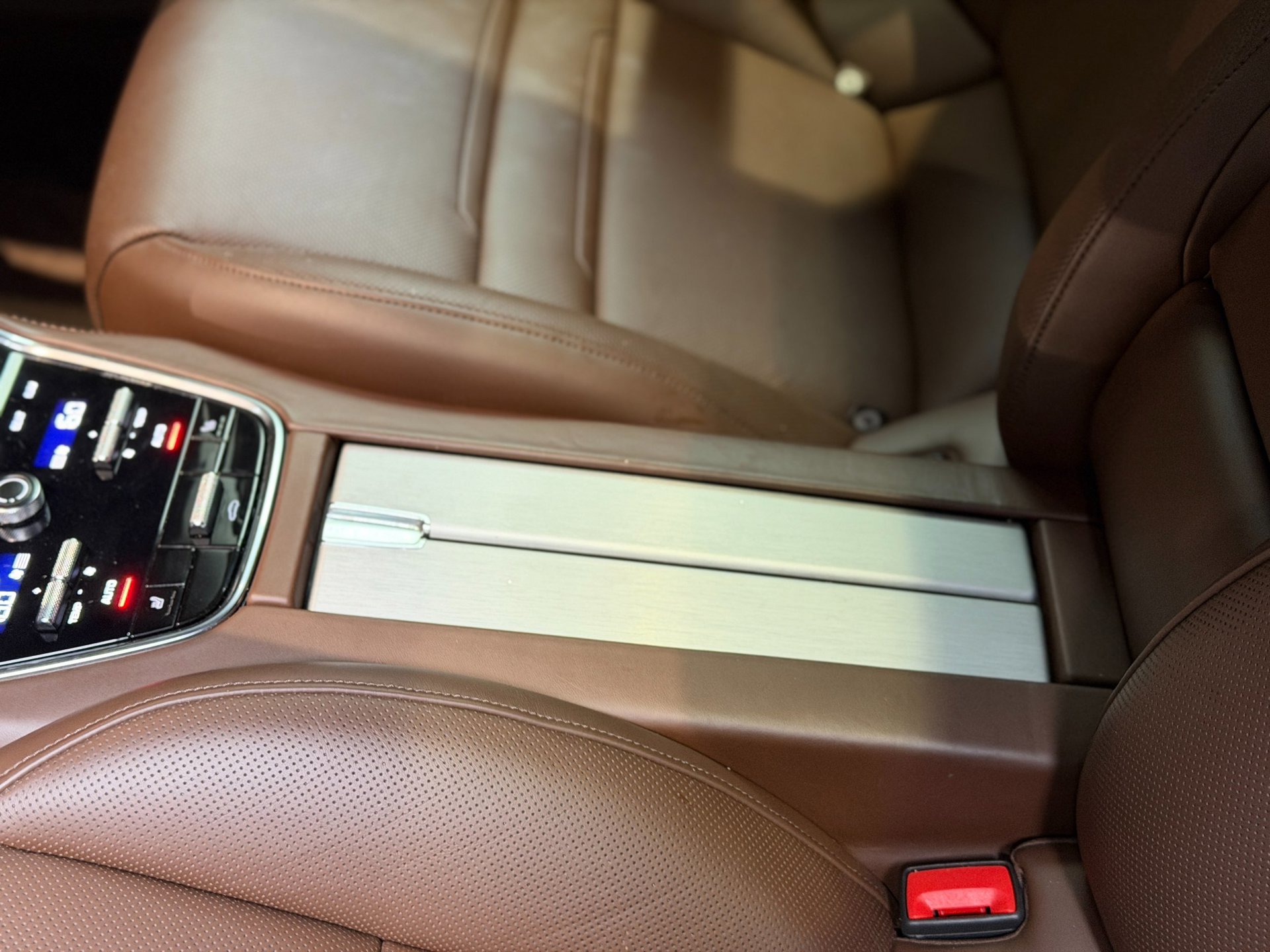 Foto van Porsche Panamera 4 E-hybrid