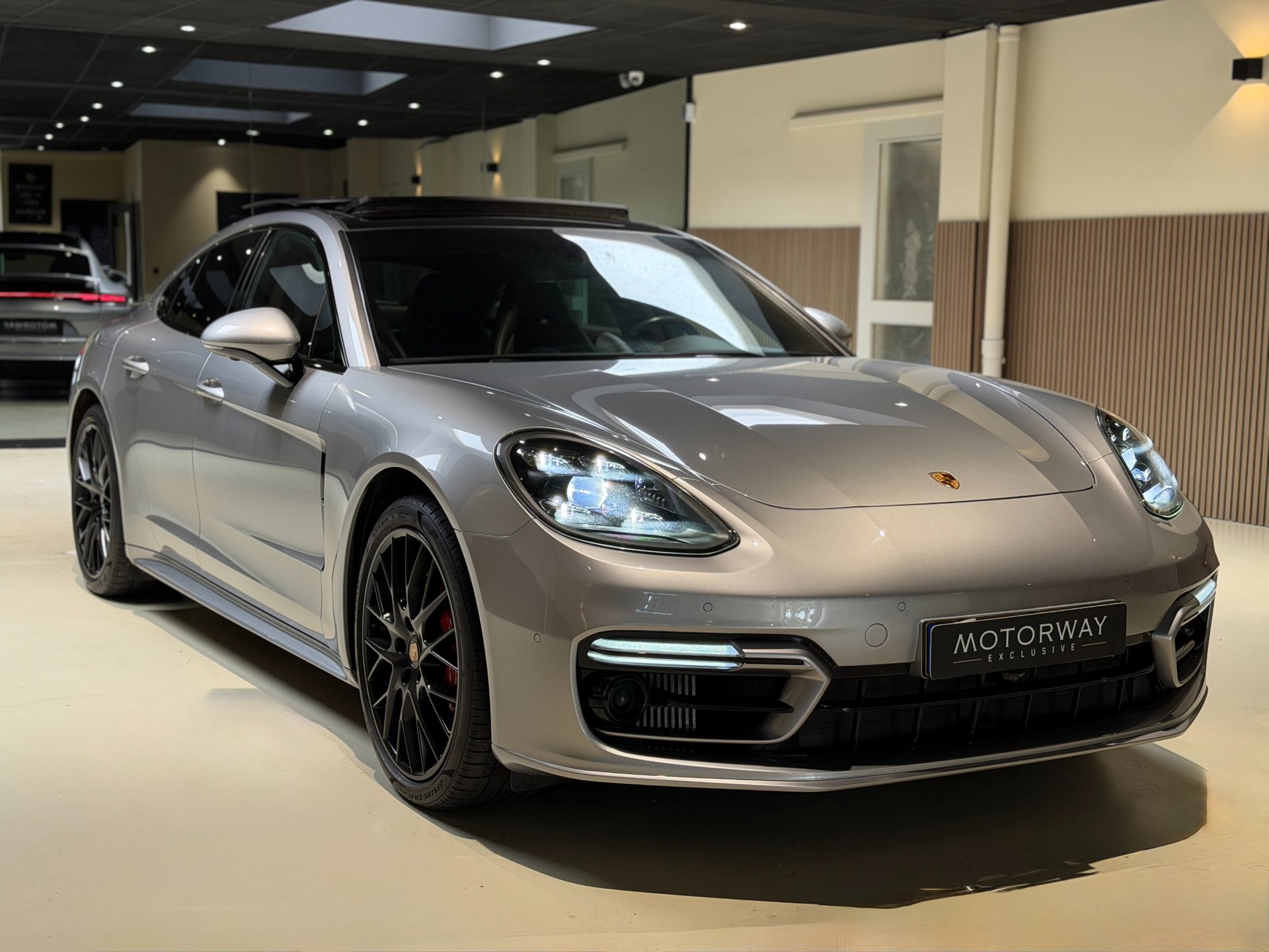 Foto van Porsche Panamera 4 E-hybrid