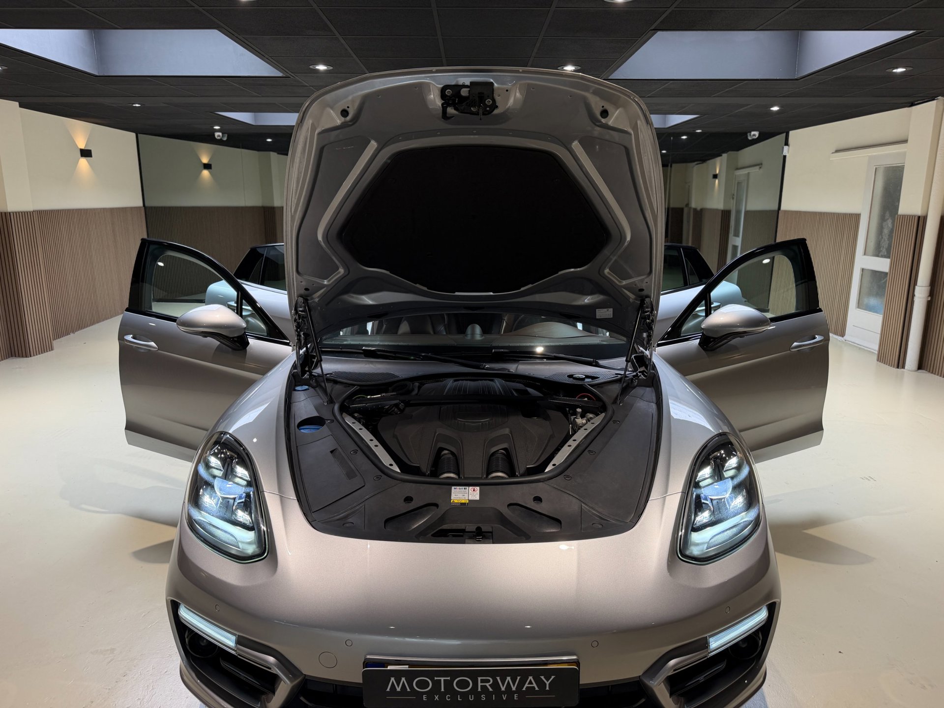 Foto van Porsche Panamera 4 E-hybrid