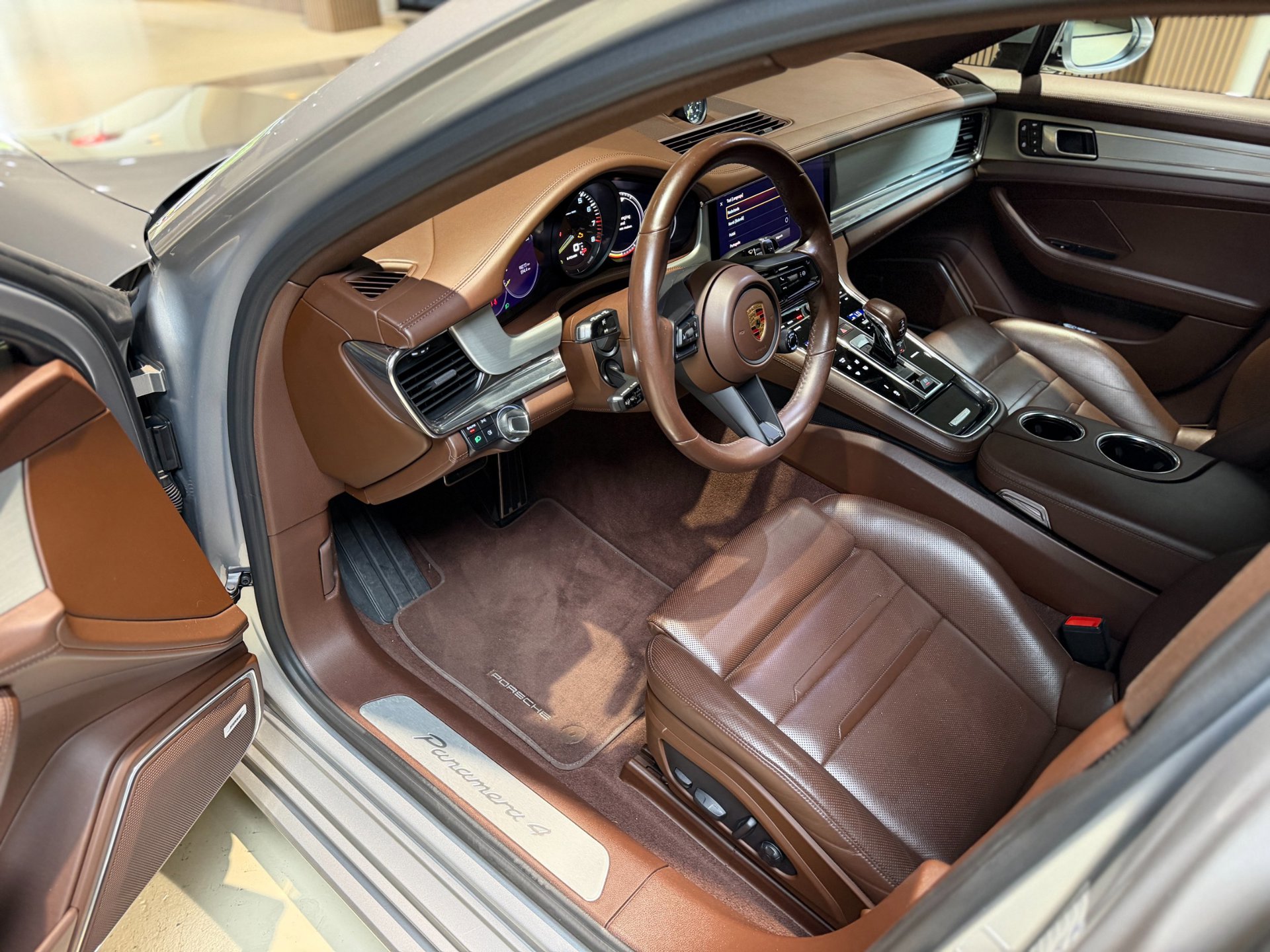 Foto van Porsche Panamera 4 E-hybrid
