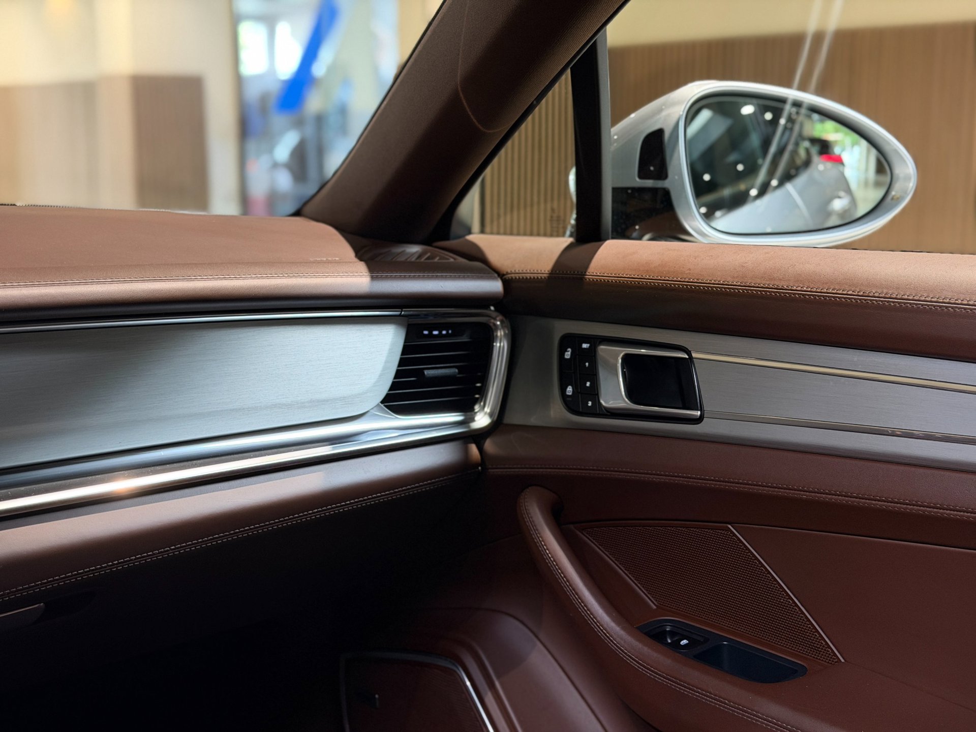 Foto van Porsche Panamera 4 E-hybrid