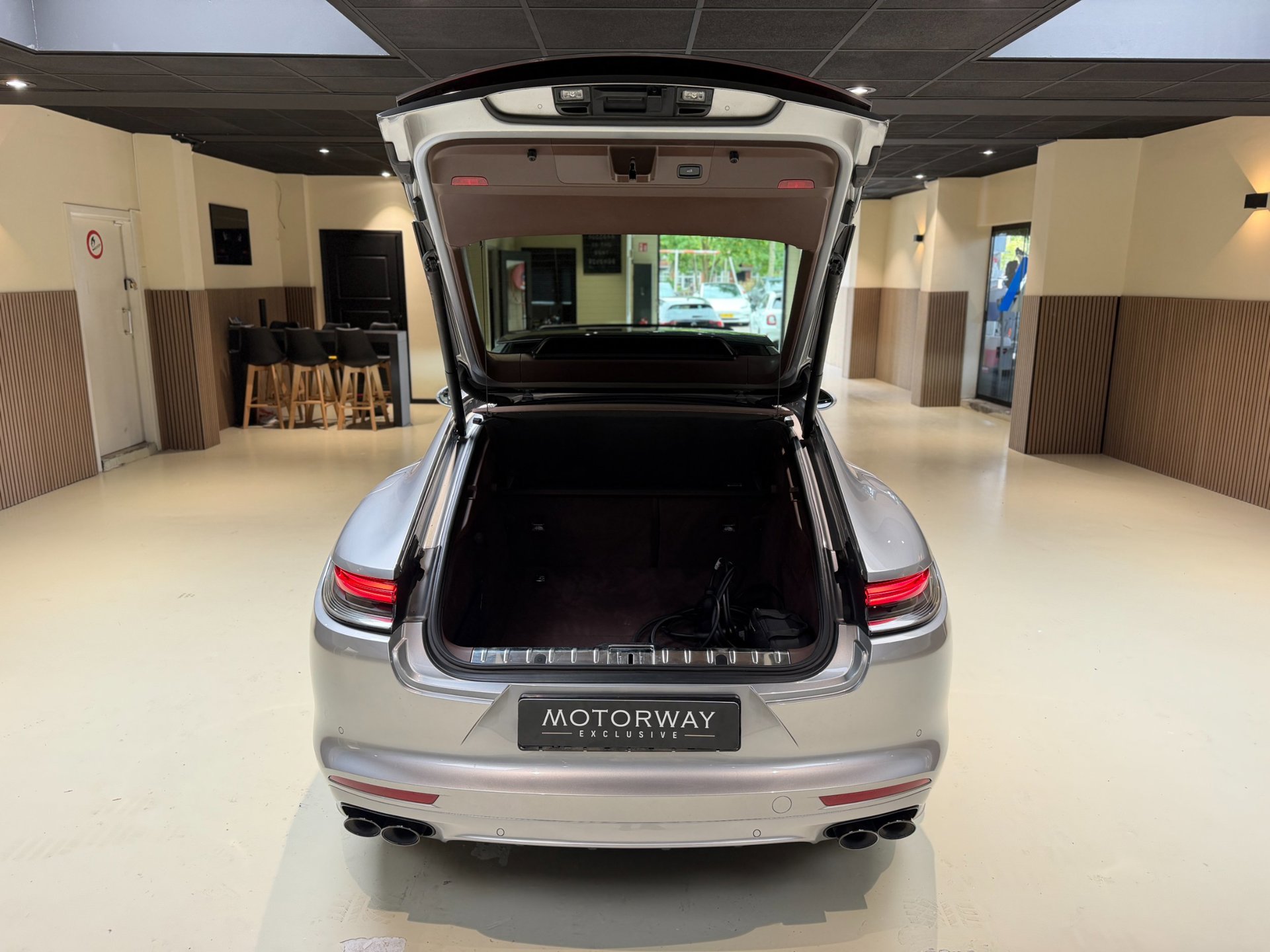 Foto van Porsche Panamera 4 E-hybrid