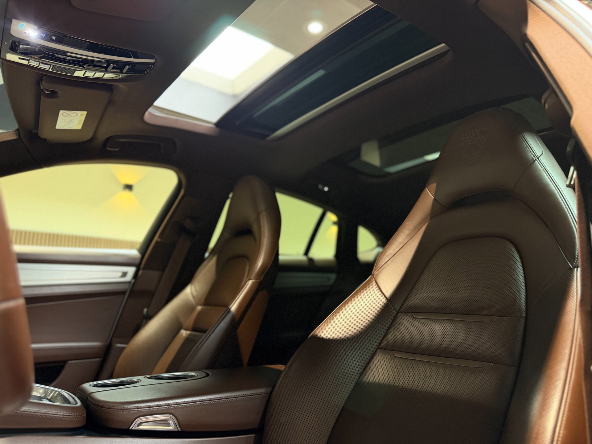 Foto van Porsche Panamera 4 E-hybrid