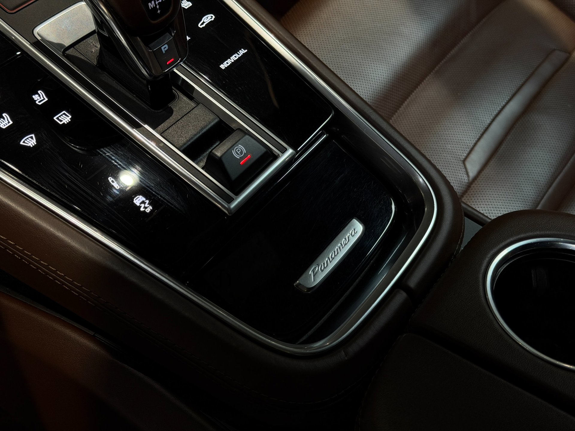 Foto van Porsche Panamera 4 E-hybrid