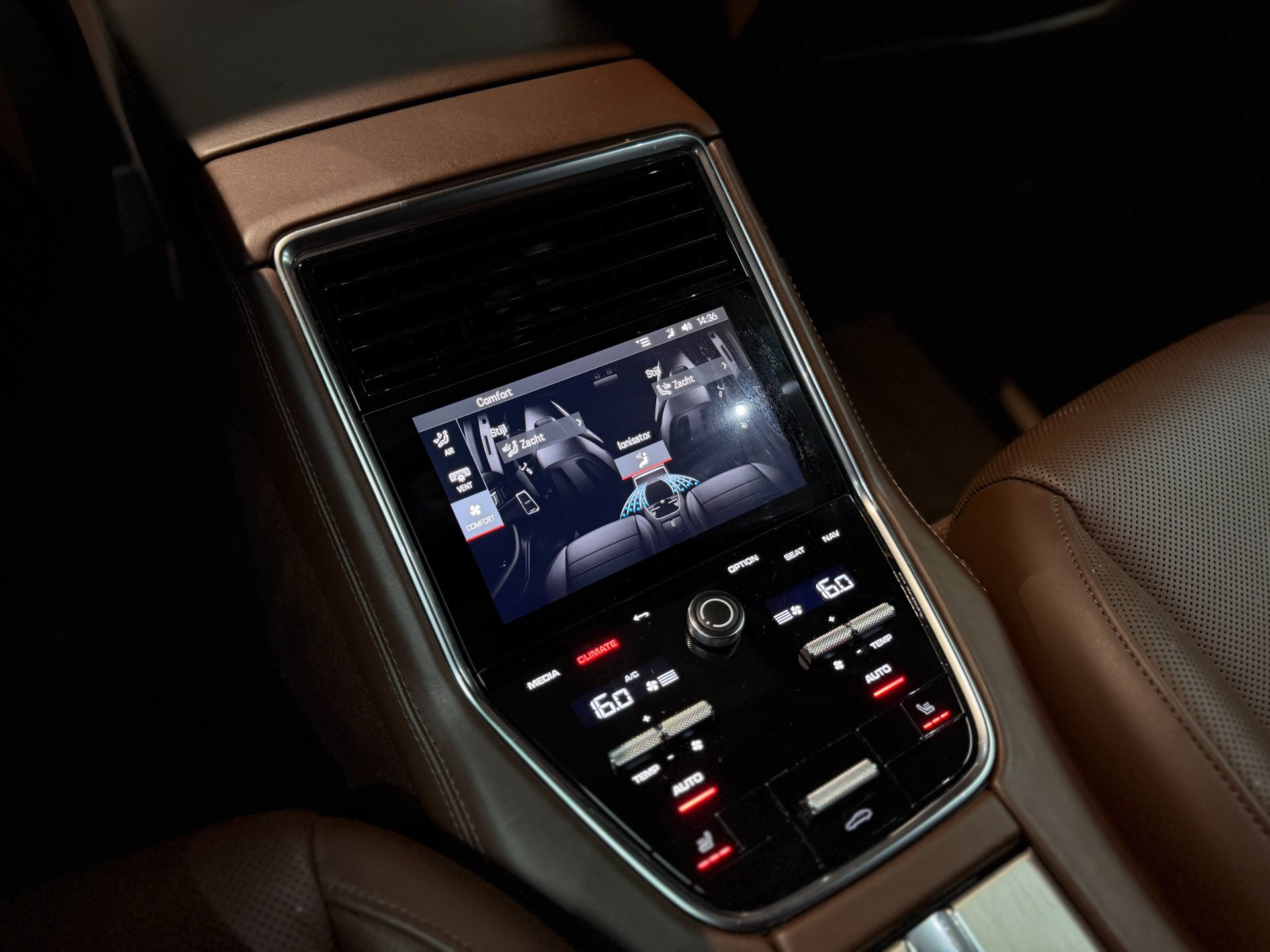 Foto van Porsche Panamera 4 E-hybrid
