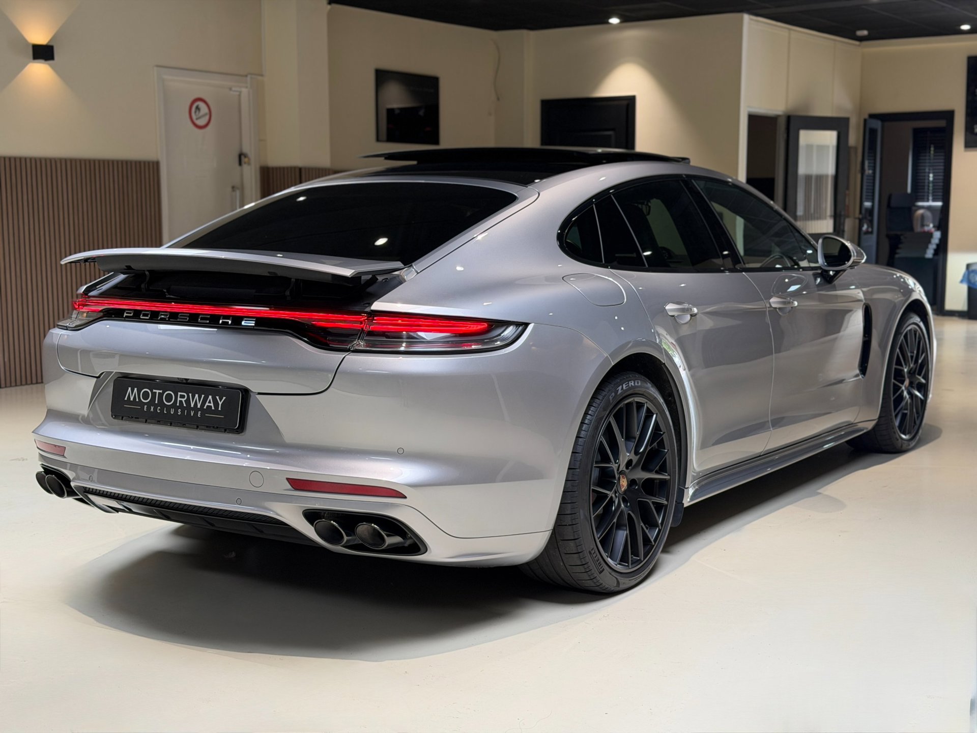 Foto van Porsche Panamera 4 E-hybrid