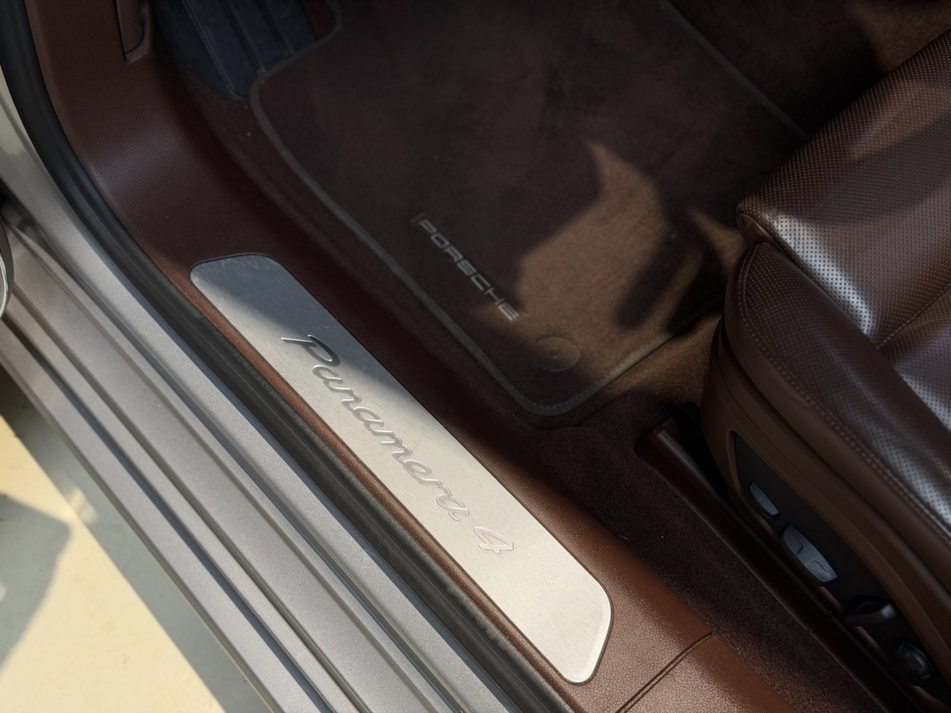 Foto van Porsche Panamera 4 E-hybrid