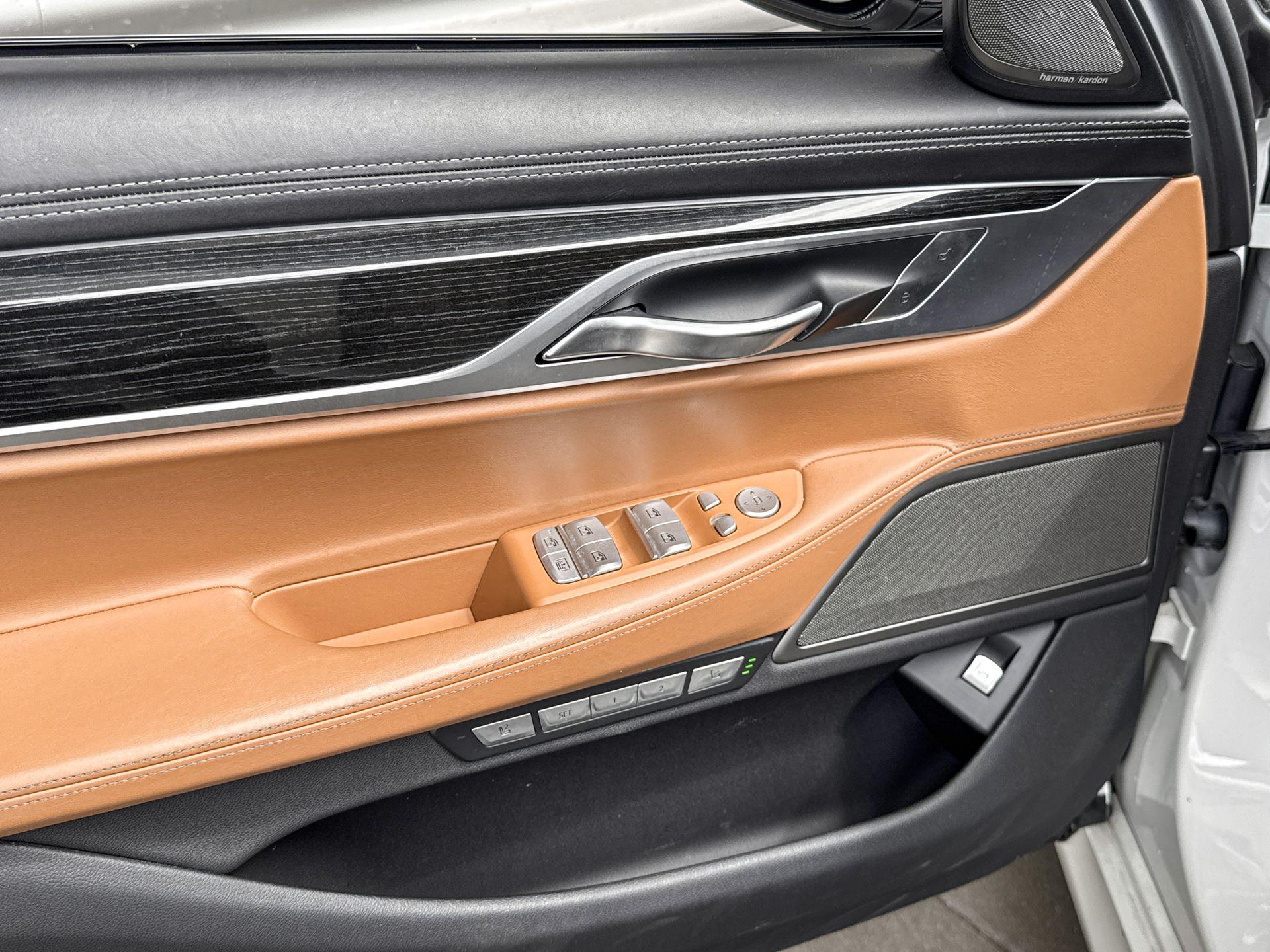 Foto van BMW M760li xDrive
