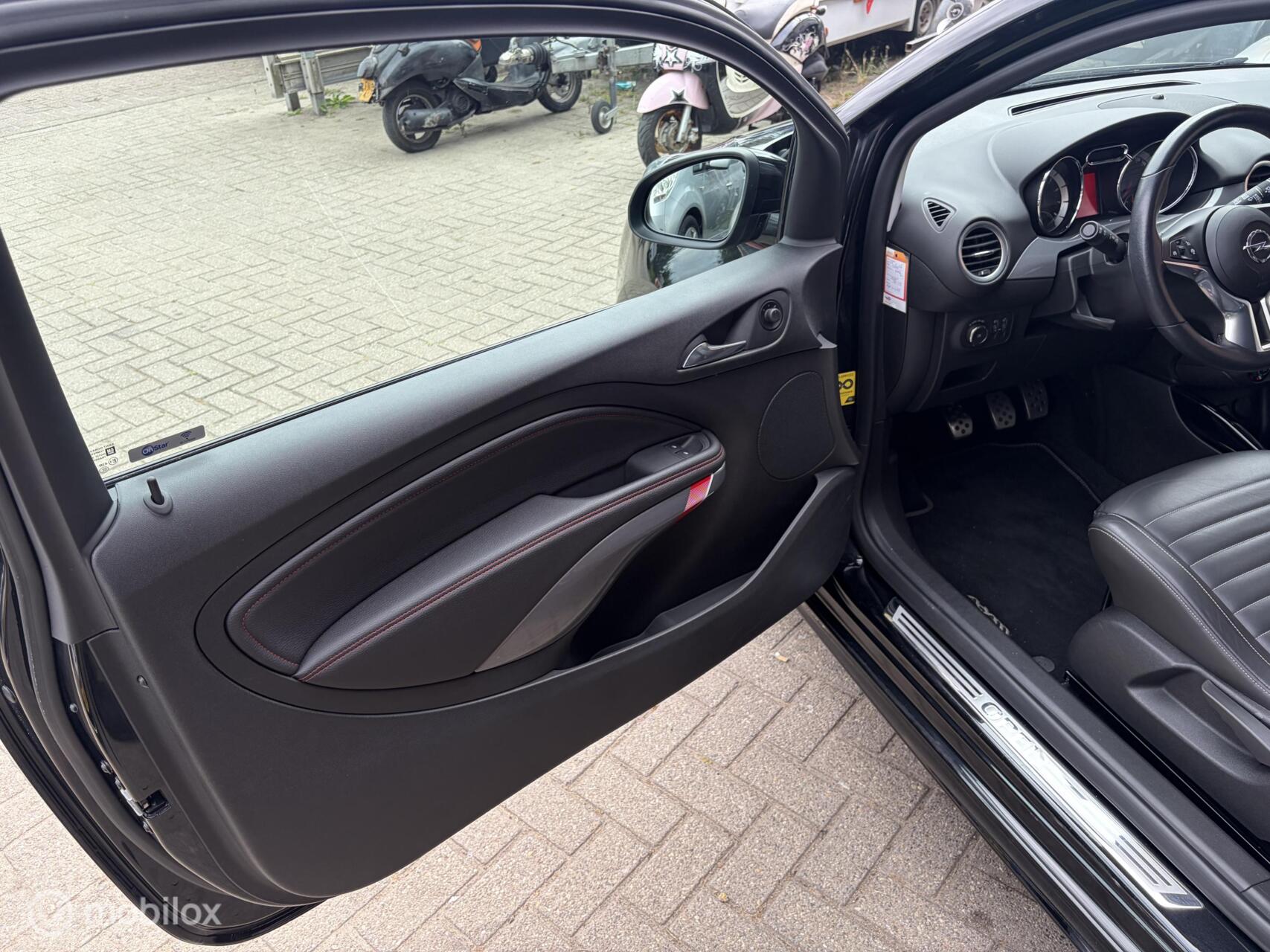 Foto van Opel Adam