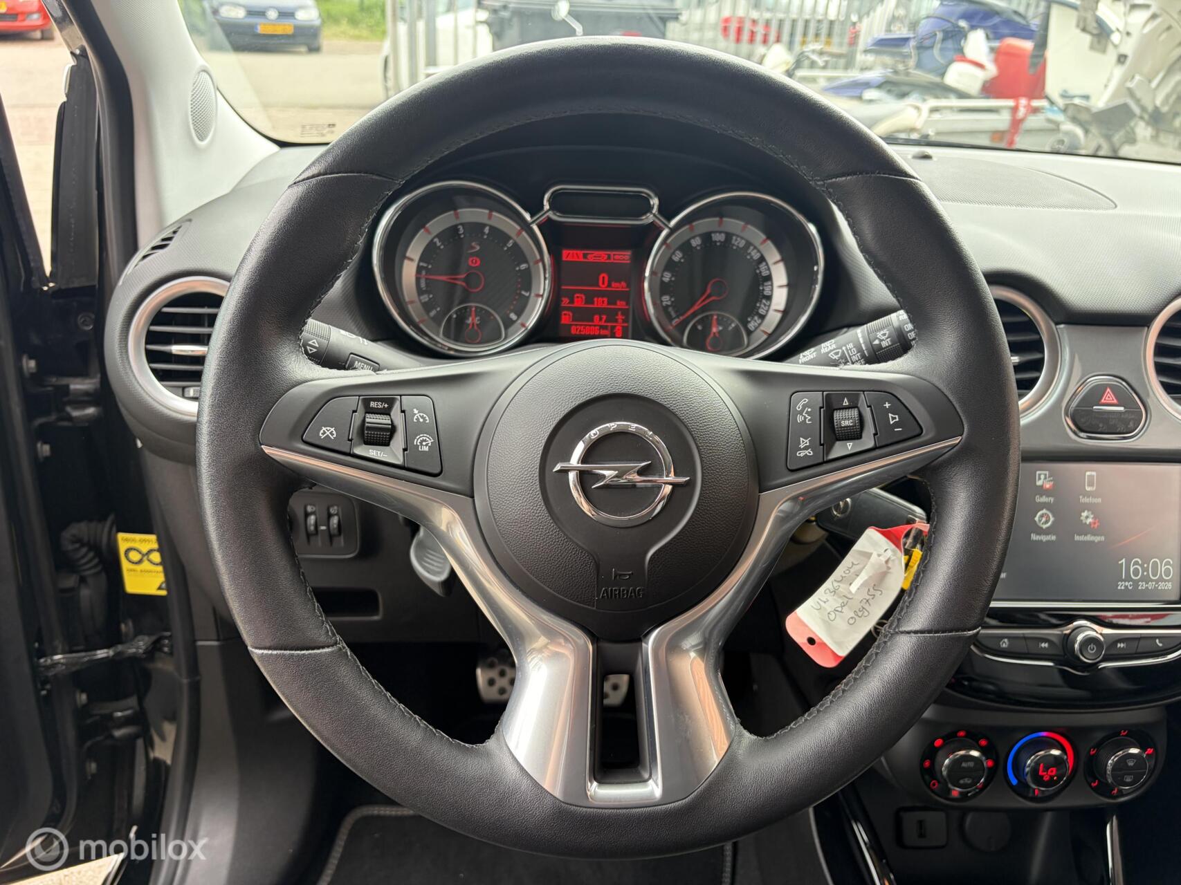Foto van Opel Adam