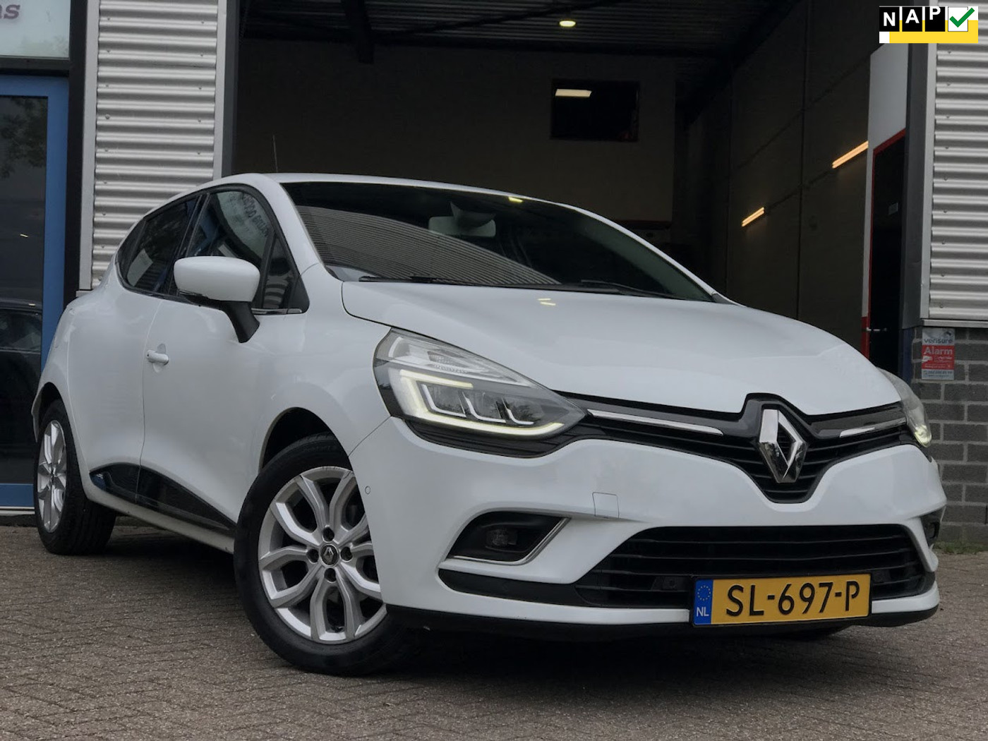 Renault Clio 0.9 TCe Intens|Navi|PDC|LED|Keyless|Camera 2018 - voorkant