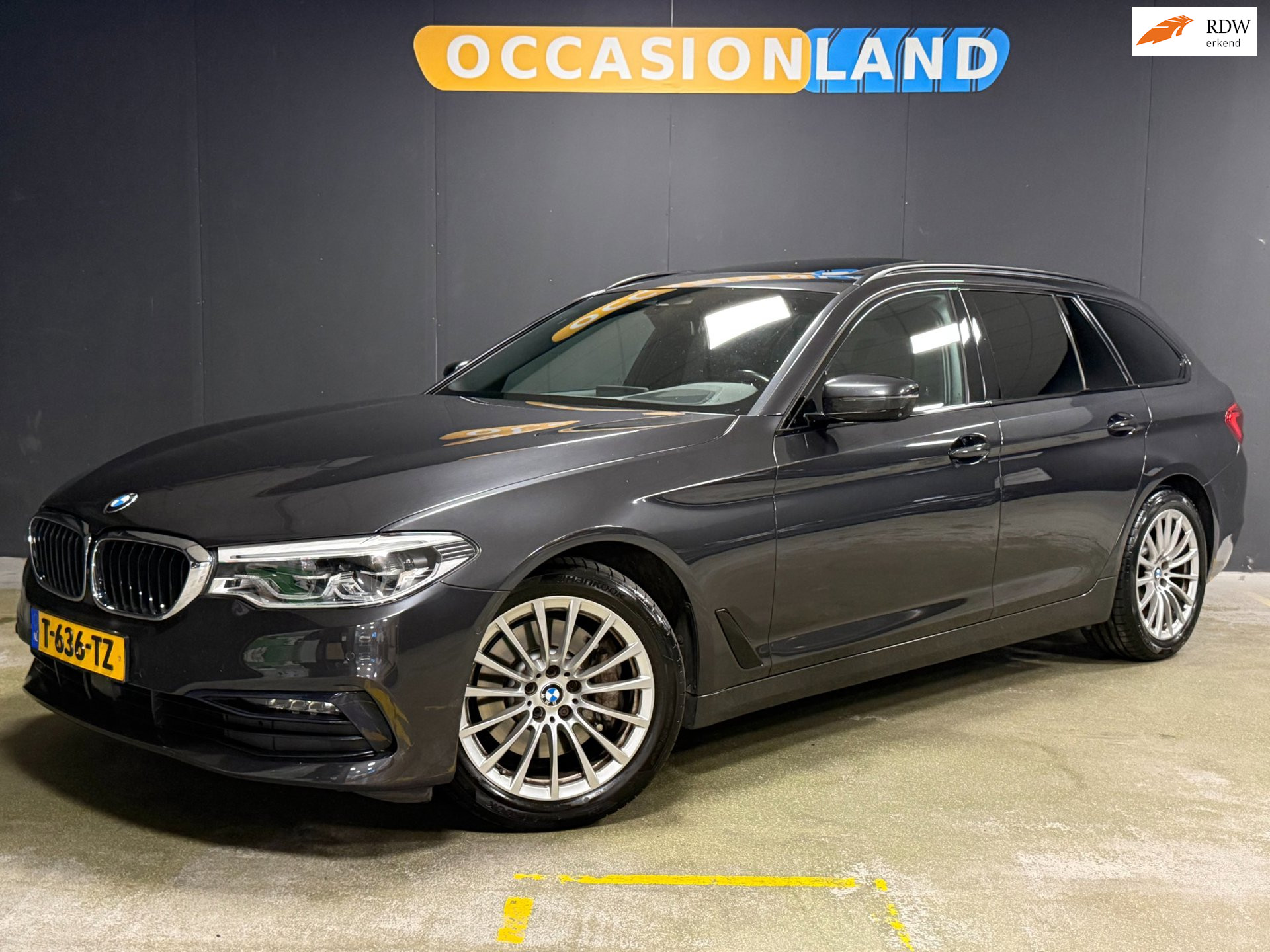 BMW 530i xDrive 530i xDrive Executive Sportline|PANO|KEYLESS|LED|360CAM|ACC|HUD|SFEER|STUURV|STOELV|DAB|CARPLAY|18INCH| 2019 - voorkant