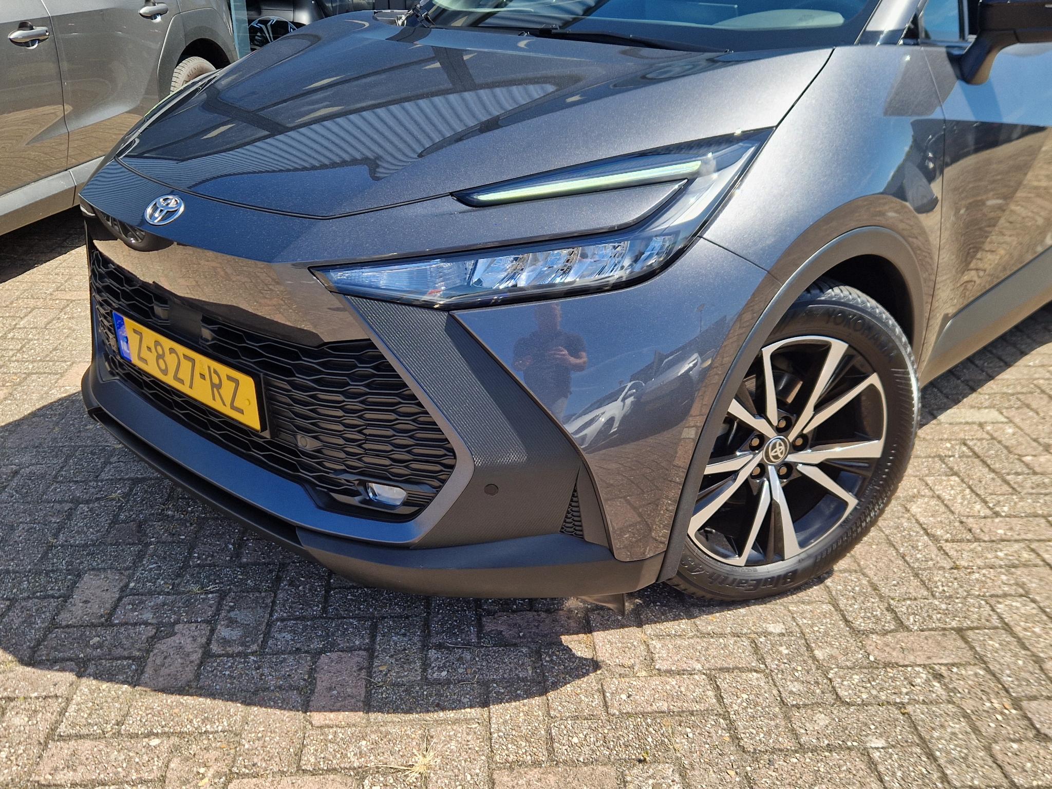Foto van Toyota C-hr