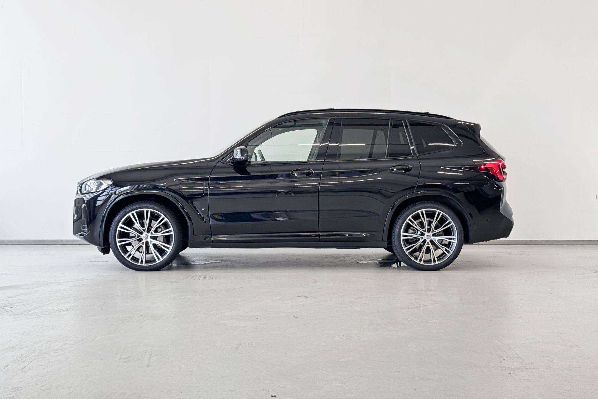 Foto van BMW X3 Xdrive30e