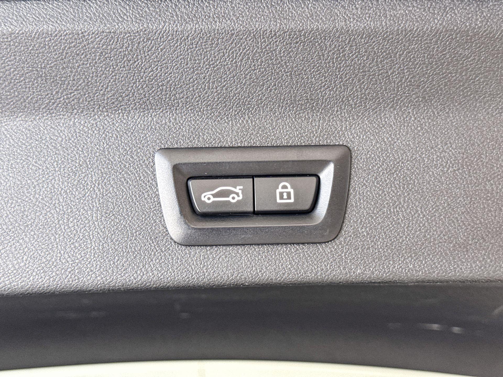 Foto van BMW X3 Xdrive30e
