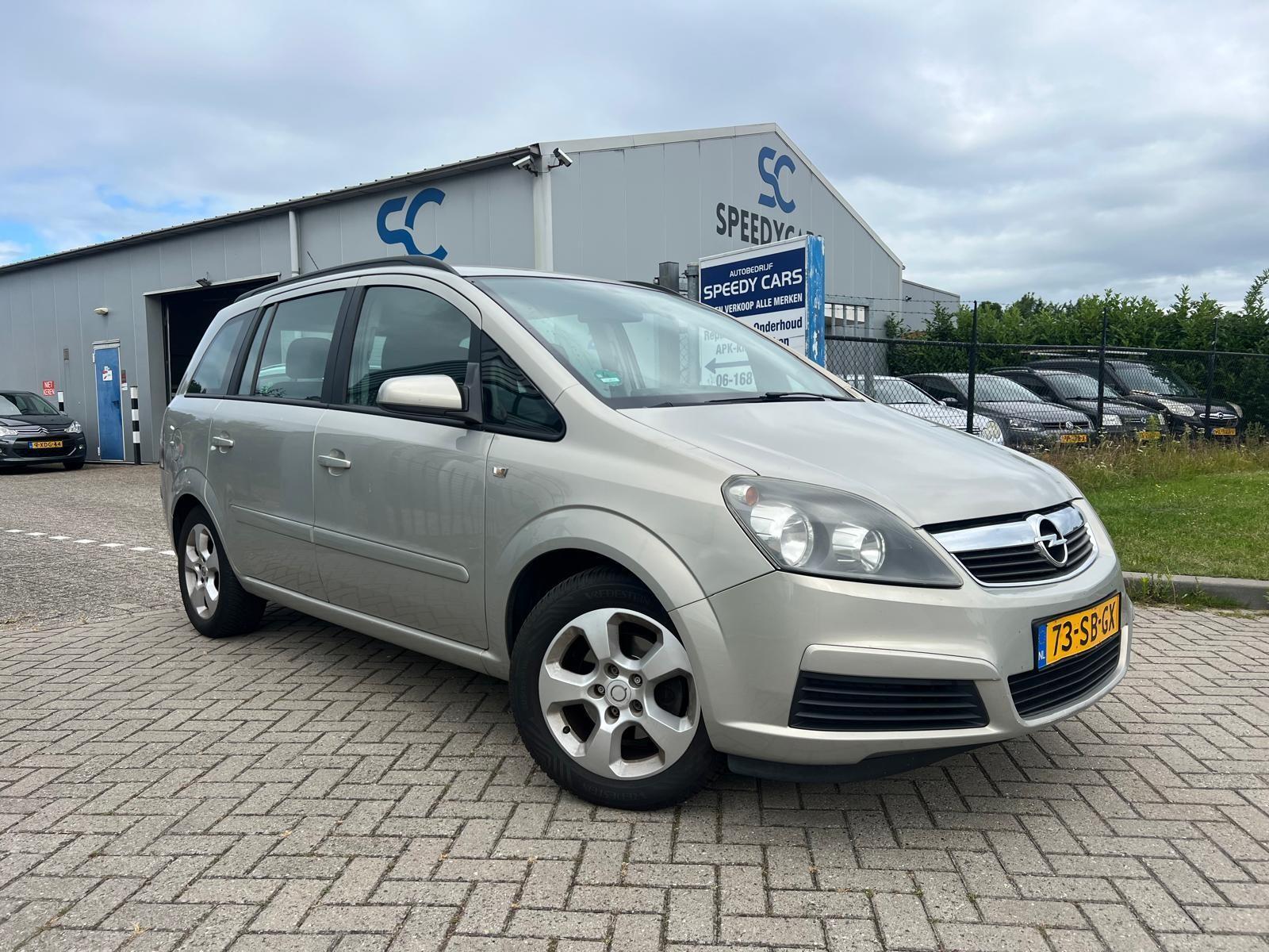 Opel Zafira 1.8 Executive 7Persoons Cruise Airco Trekhaak 2005 - voorkant