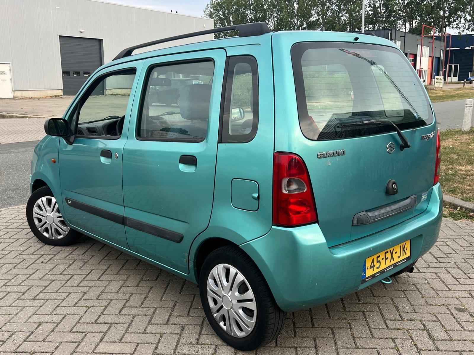 Foto van Suzuki Wagon R
