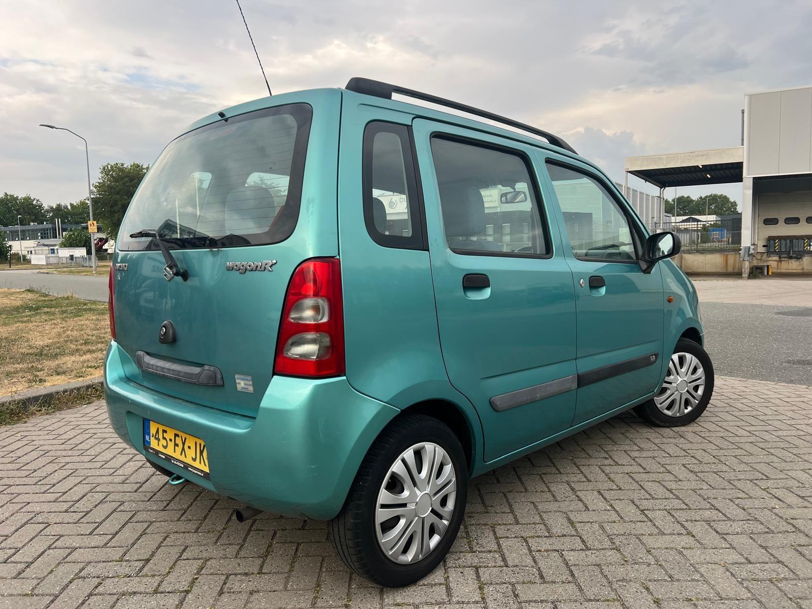 Foto van Suzuki Wagon R