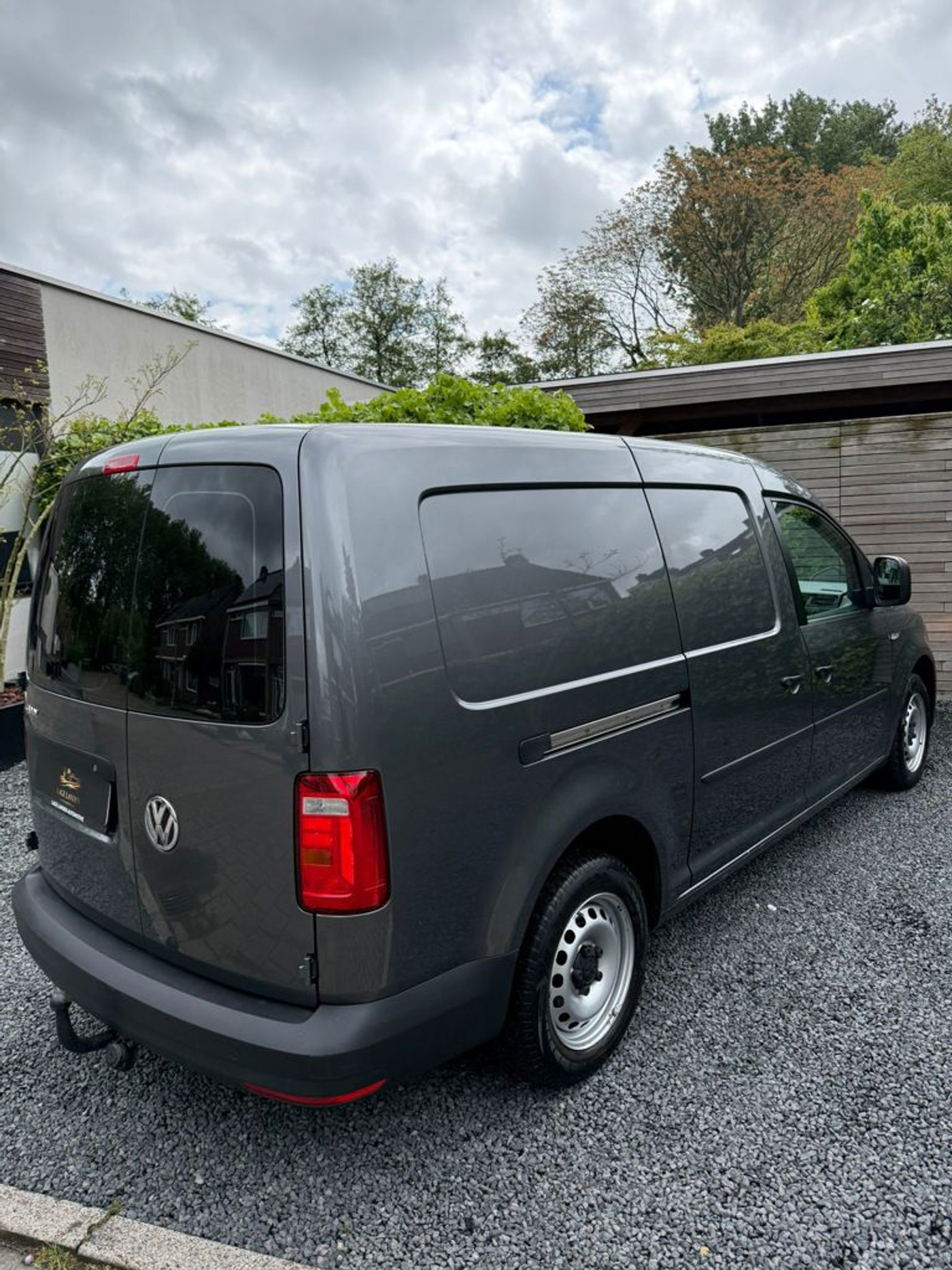 Foto van Volkswagen Caddy Modified Partition Wall