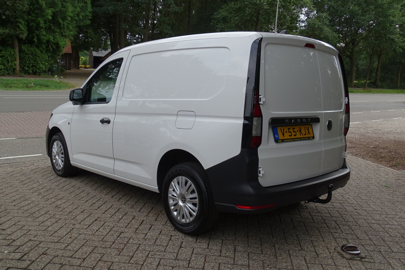 Foto van Volkswagen Caddy Modified Partition Wall
