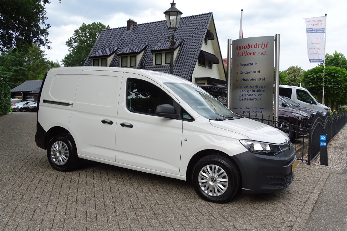 Volkswagen Caddy Modified Partition Wall 2.0 TDI Comfort VIRTUAL KLOK NIEUWSTAAT 2024 - voorkant