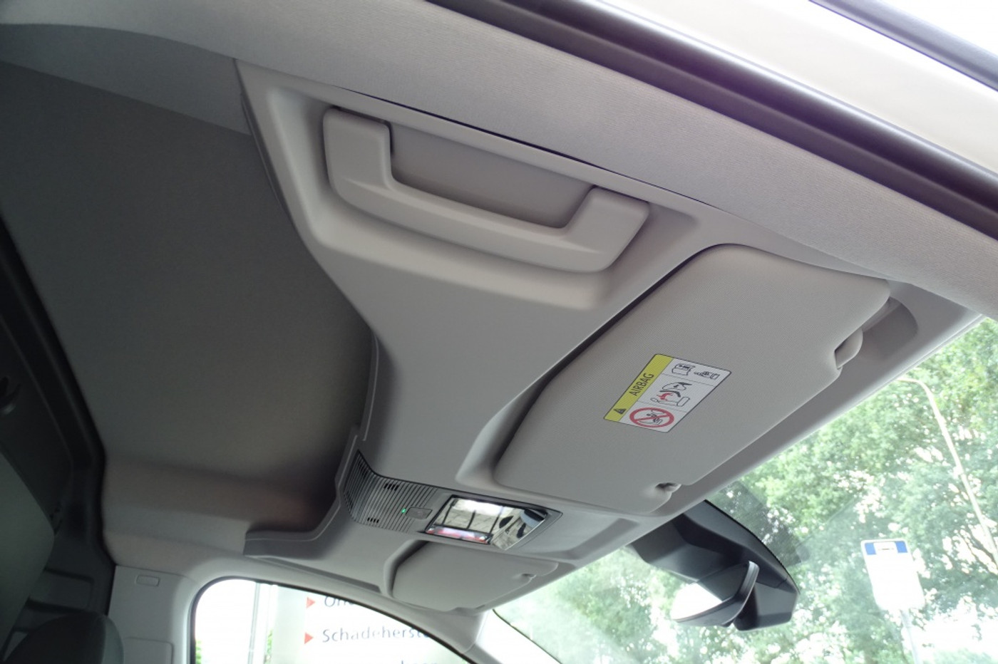 Foto van Volkswagen Caddy Modified Partition Wall