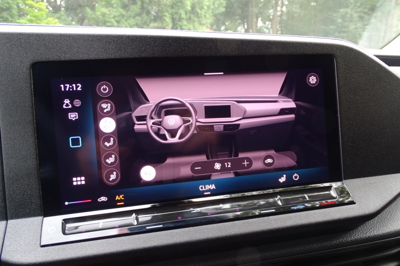 Foto van Volkswagen Caddy Modified Partition Wall