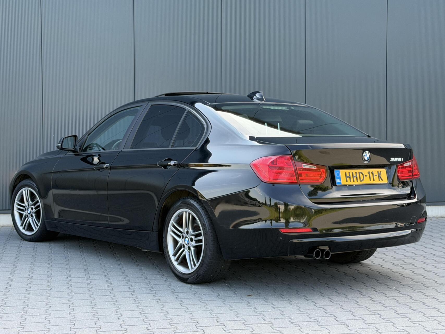 Foto van BMW 328i