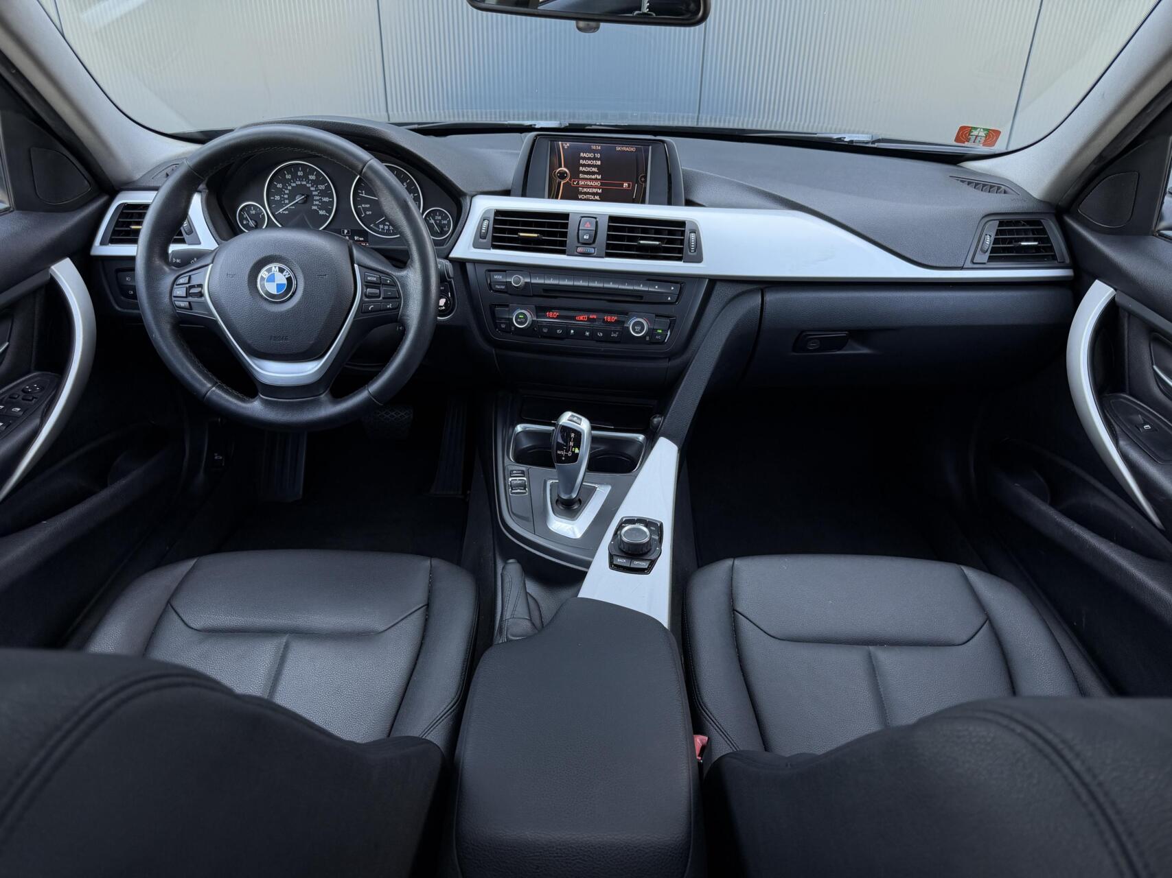Foto van BMW 328i