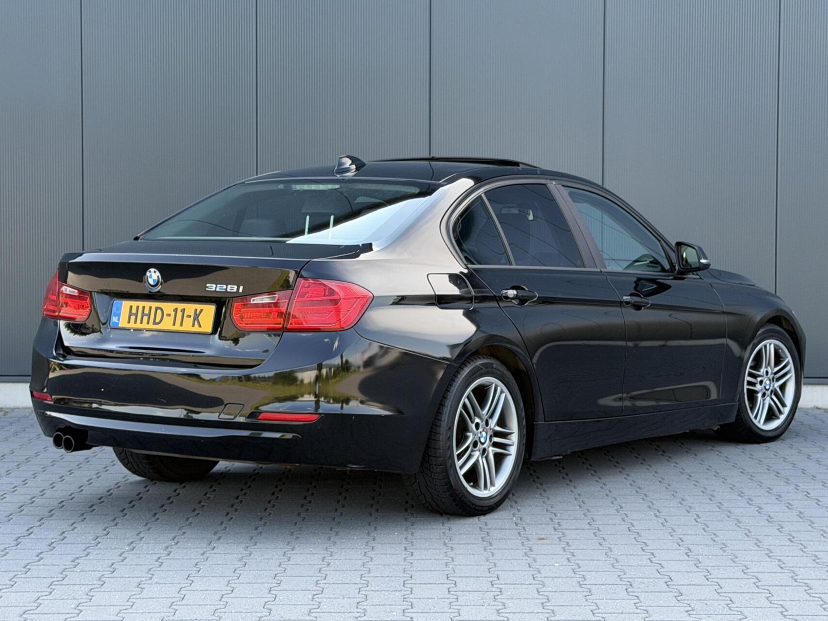 Foto van BMW 328i