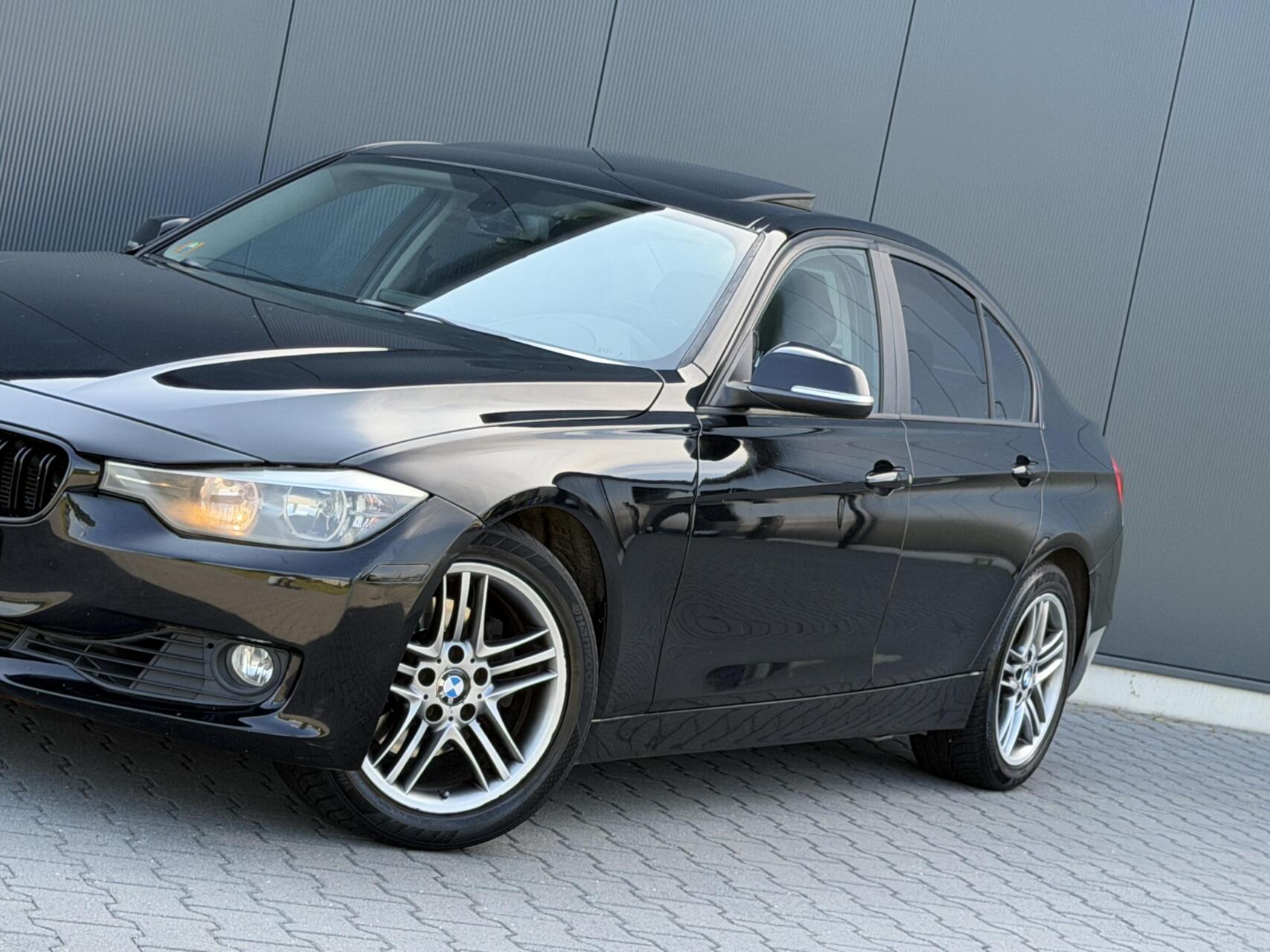 Foto van BMW 328i
