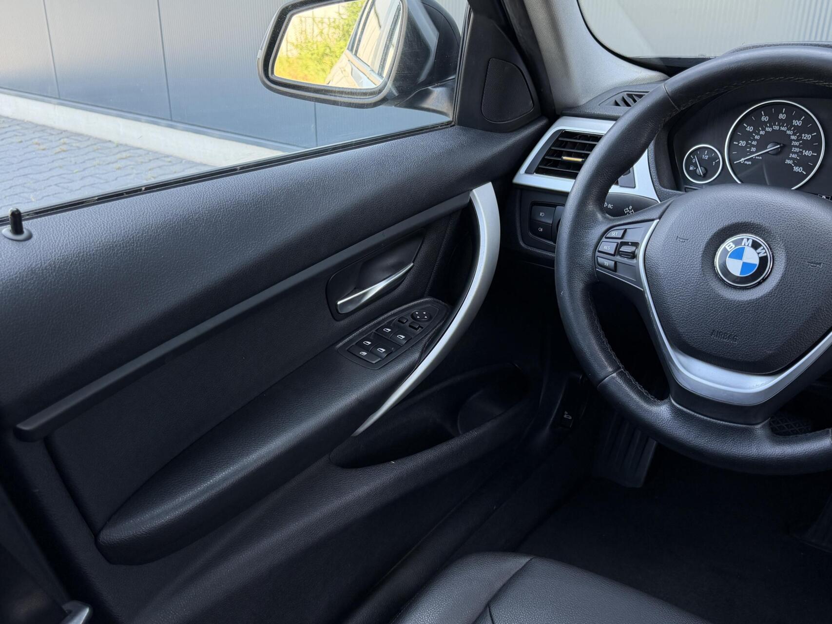 Foto van BMW 328i