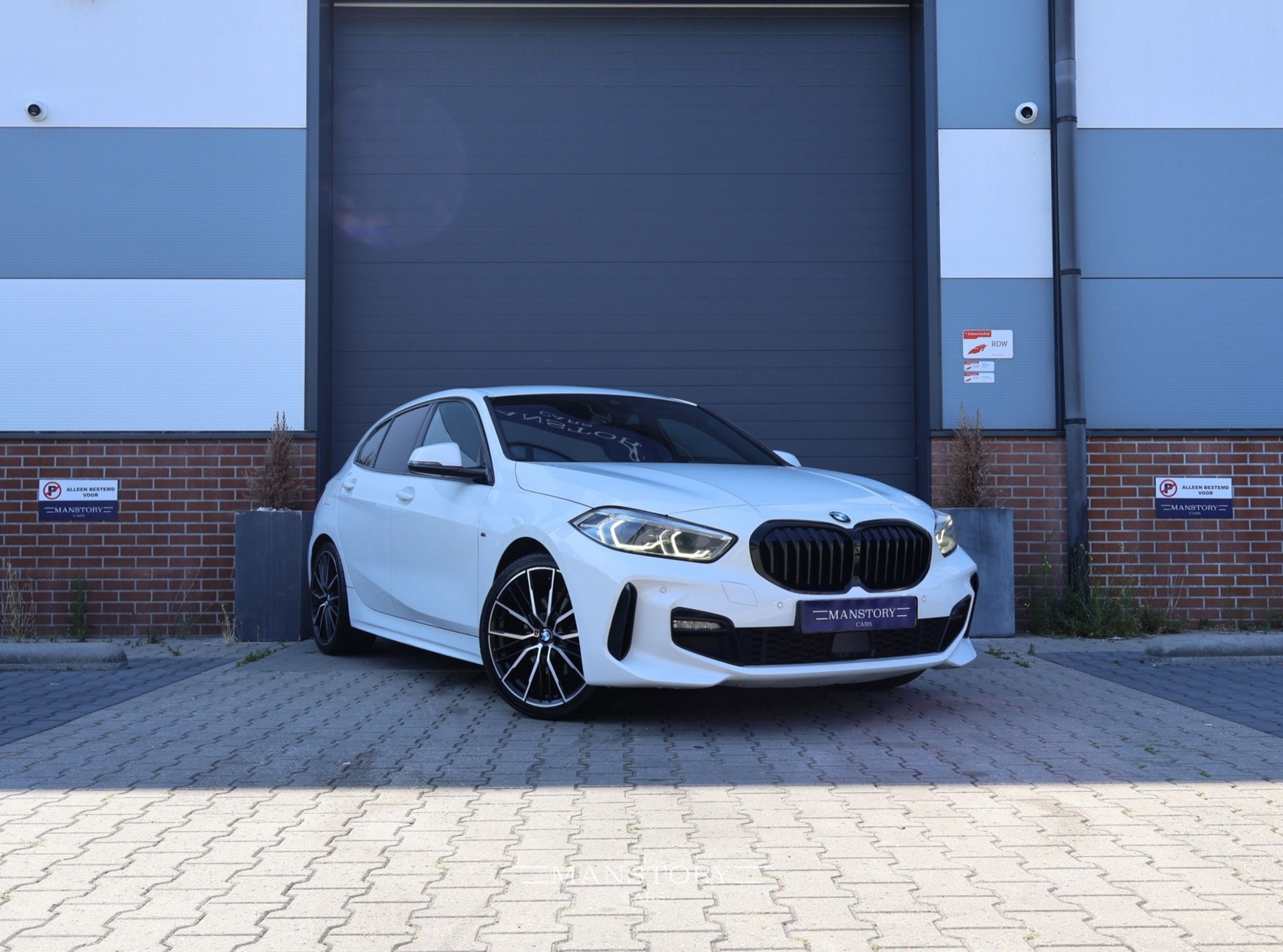 BMW 118i 118i Business Edition Plus 2022 - voorkant