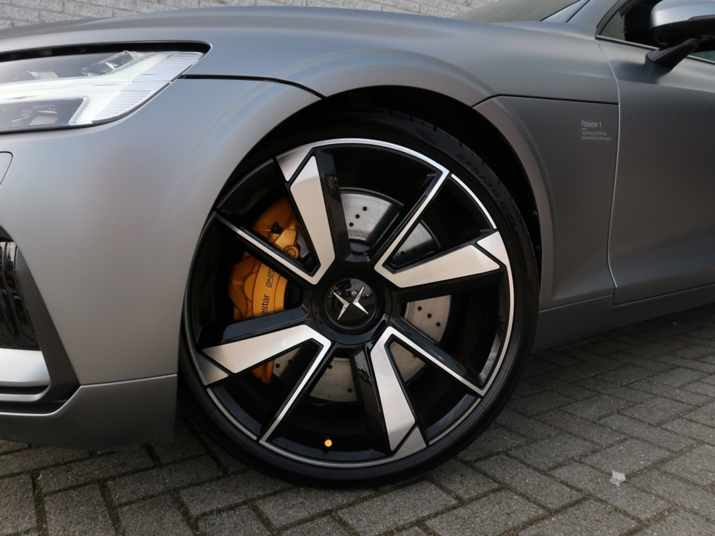 Foto van Polestar 1
