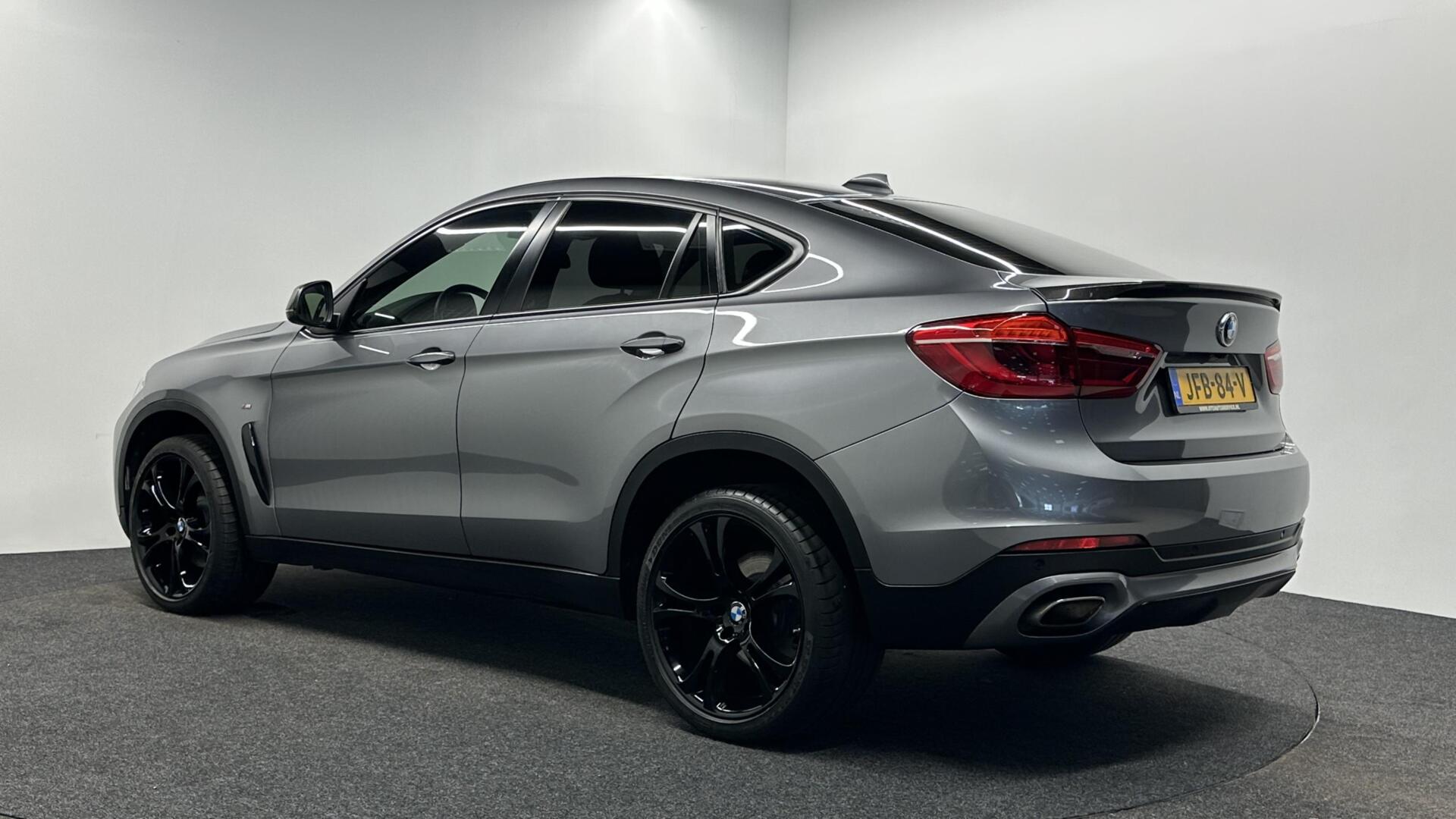 Foto van BMW X6 Xdrive40d
