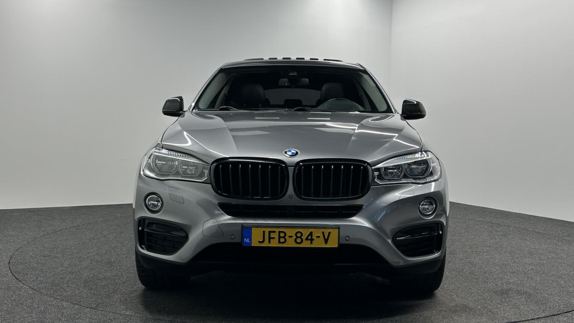 Foto van BMW X6 Xdrive40d