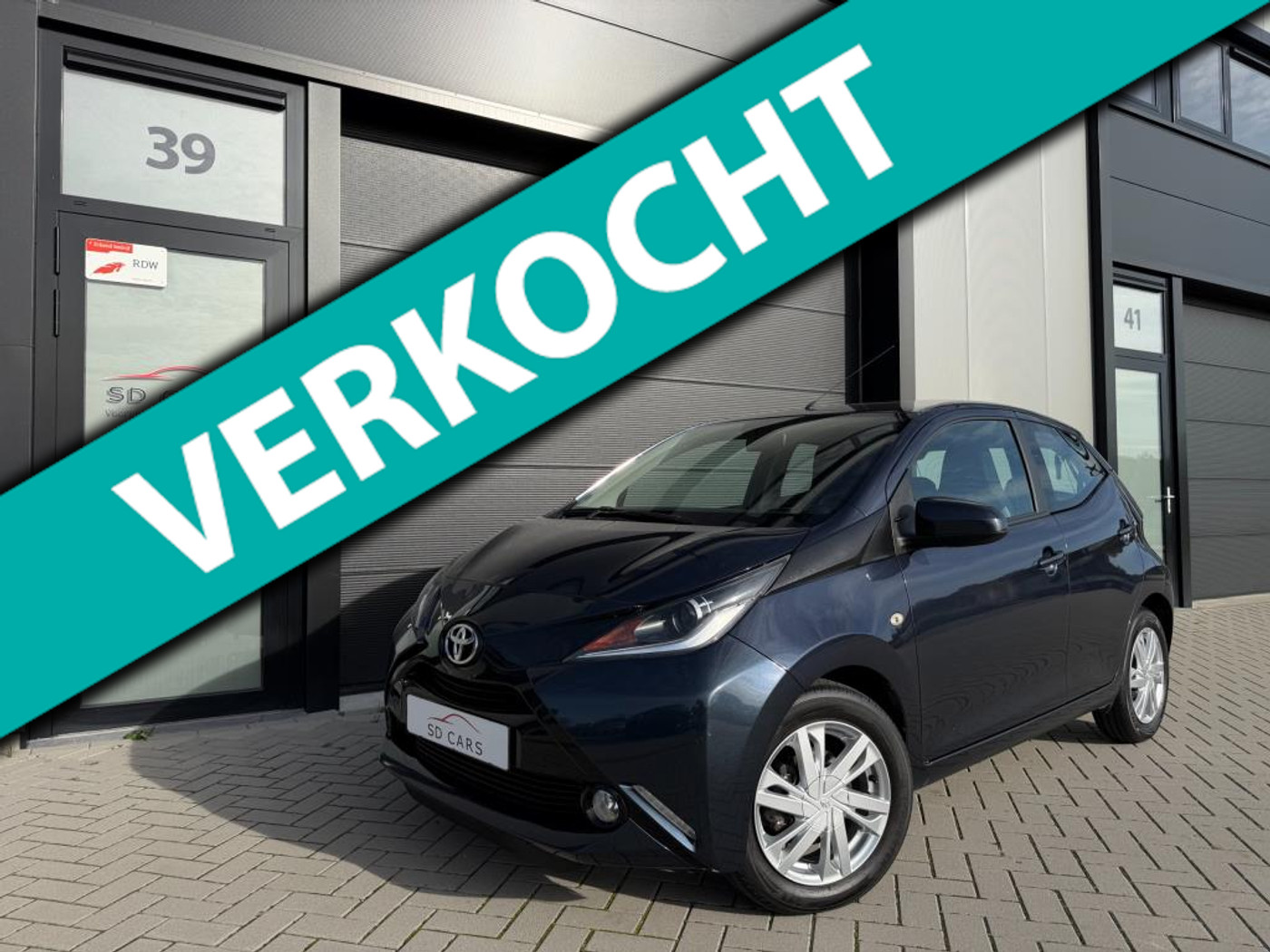 Toyota Aygo 1.0 VVT-i x-play|1e eigenaar|Weinig km|Camera|5D 2016 - voorkant