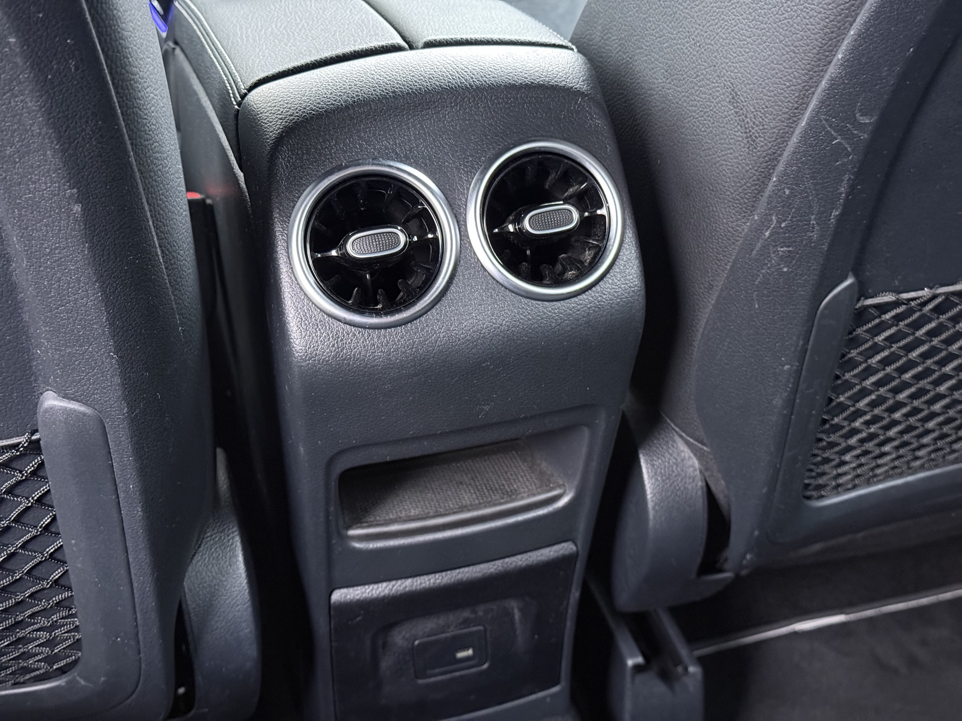 Foto van Mercedes-Benz B 250 E