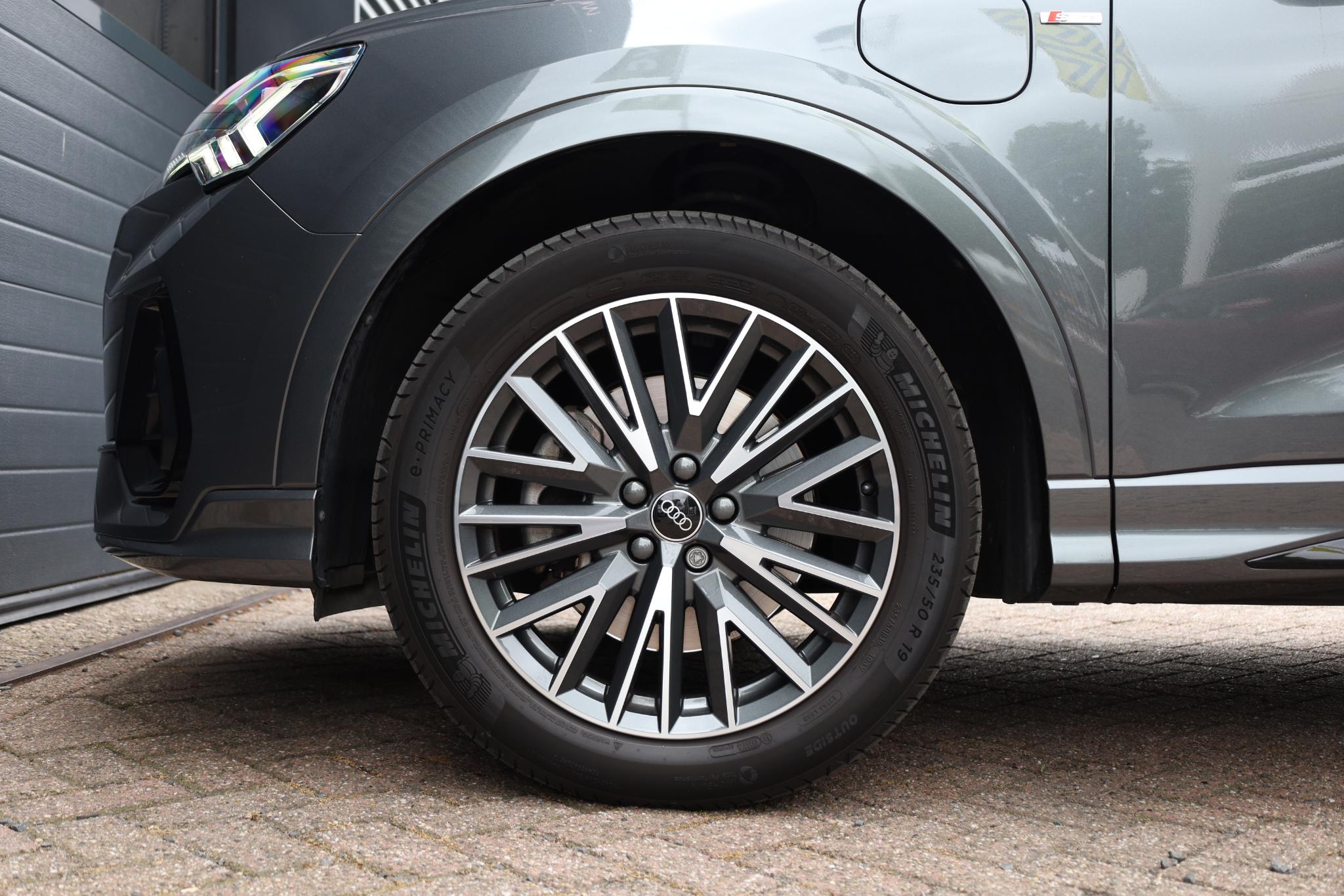 Foto van Audi Q3 E-tron