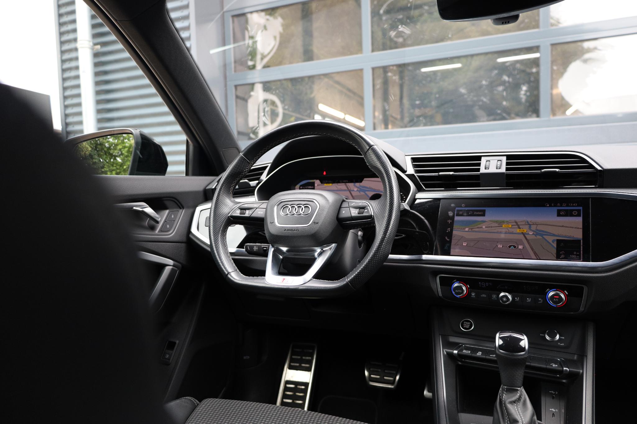 Foto van Audi Q3 E-tron