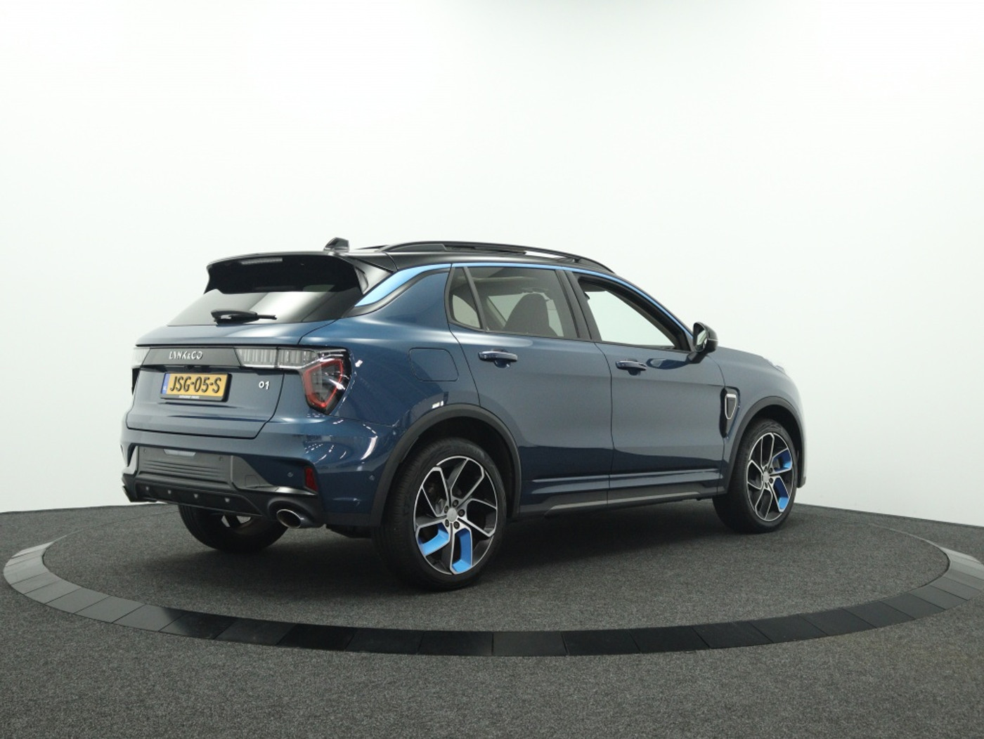 Foto van Lynk&co LYNK & Co 01