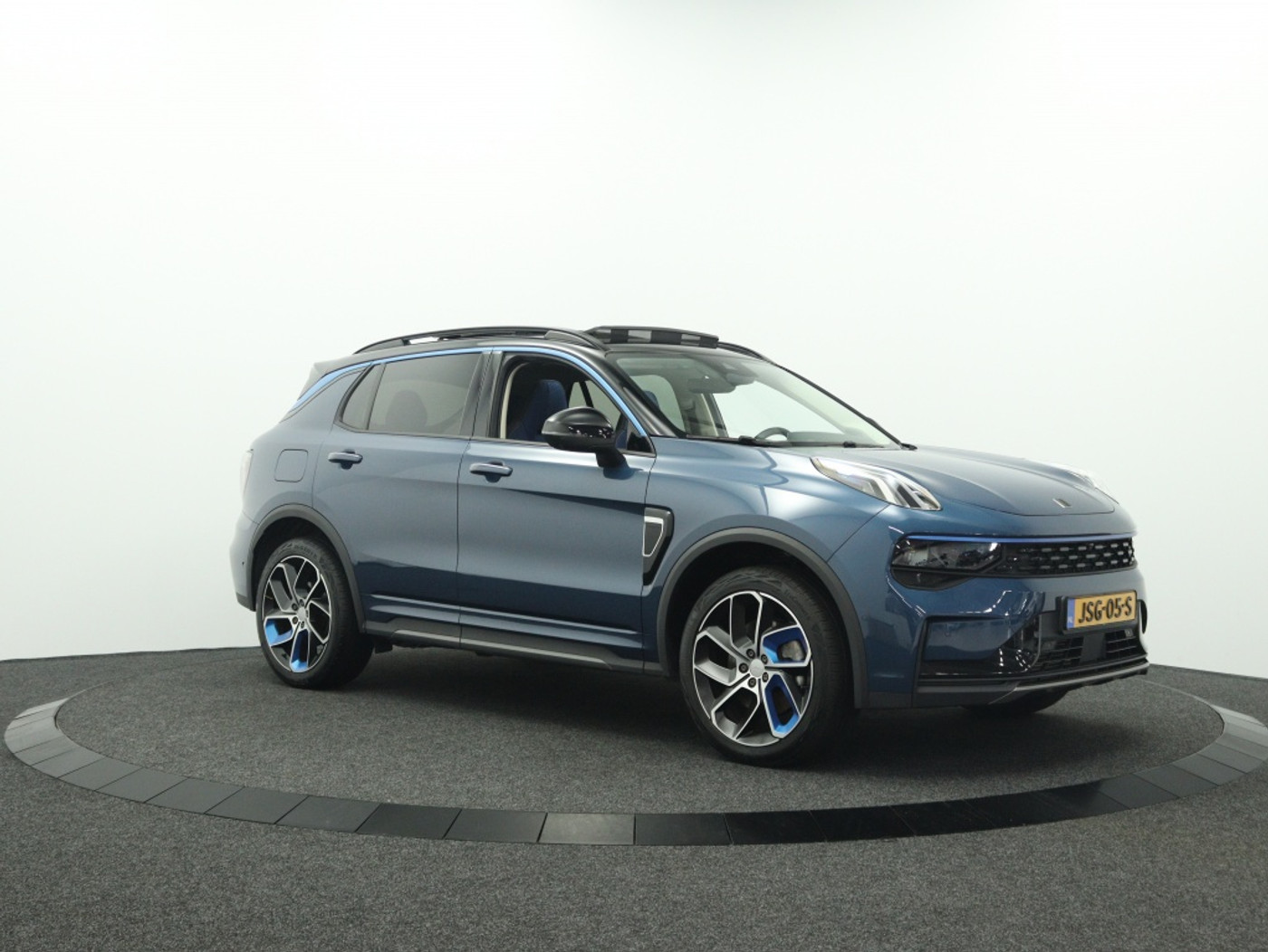 Foto van Lynk&co LYNK & Co 01