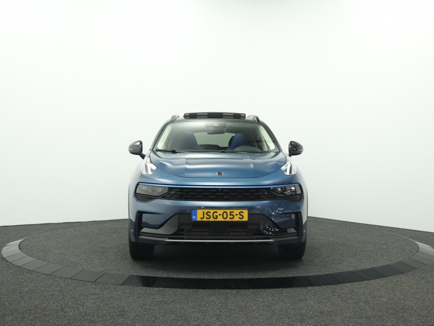 Foto van Lynk&co LYNK & Co 01