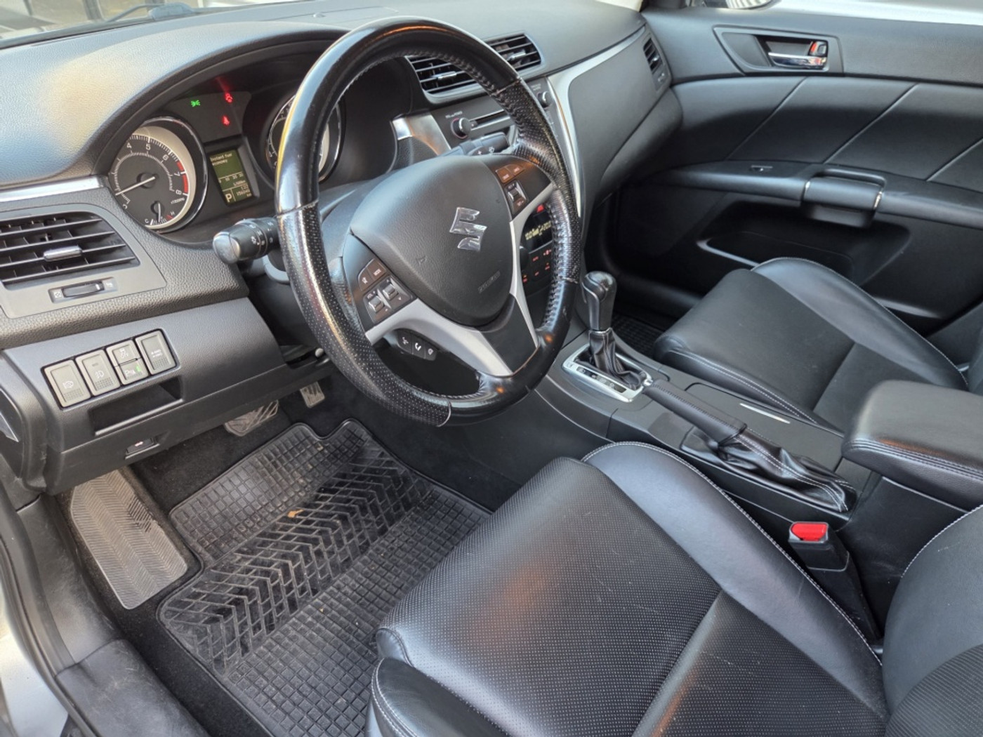 Foto van Suzuki Kizashi