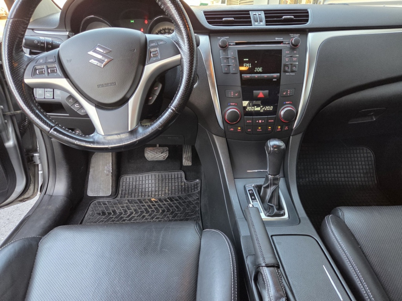 Foto van Suzuki Kizashi