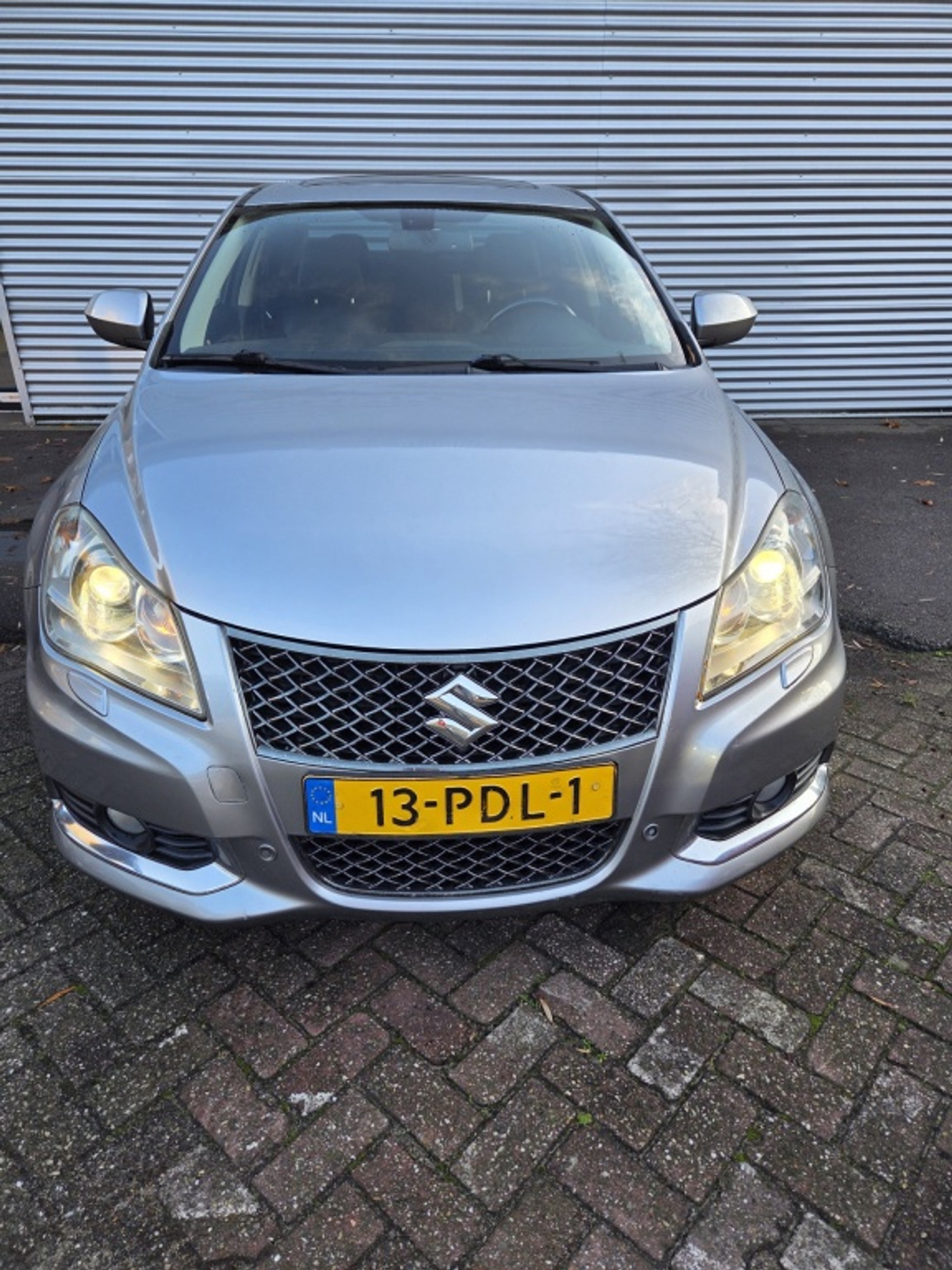 Foto van Suzuki Kizashi