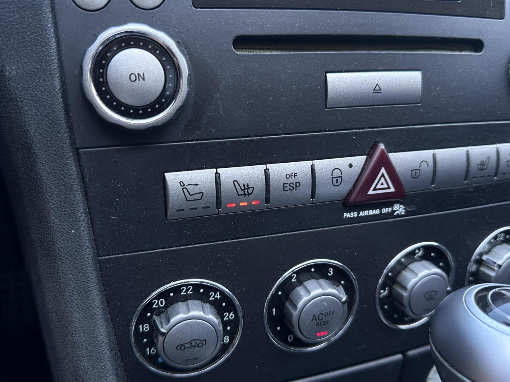 Foto van Mercedes-Benz SLK 200 Kompressor
