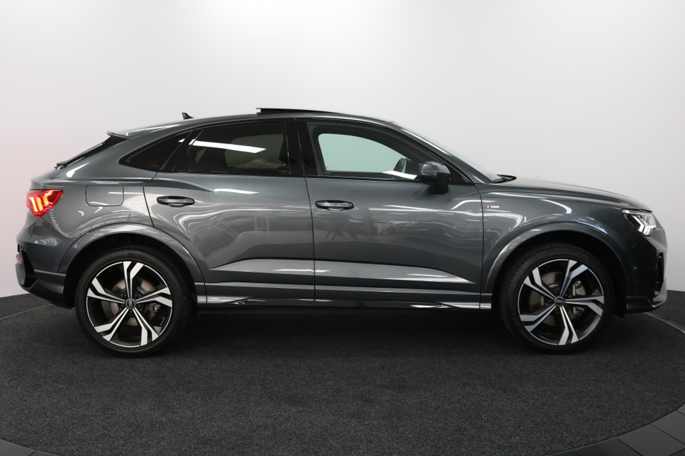 Foto van Audi Q3 Sportback E-tron